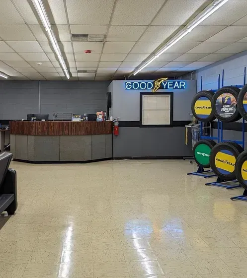 Shop Interior | FTD Auto - Bartlett