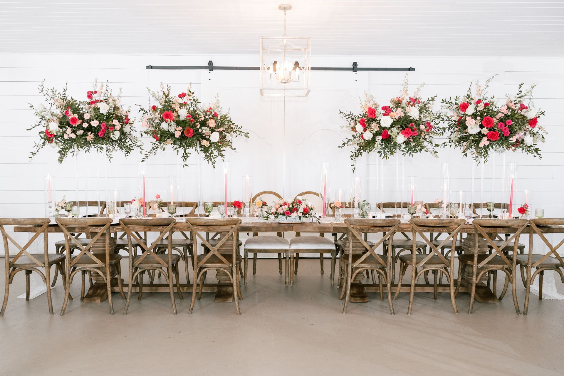Elegant micro‑wedding reception setup at White Laurel Estate