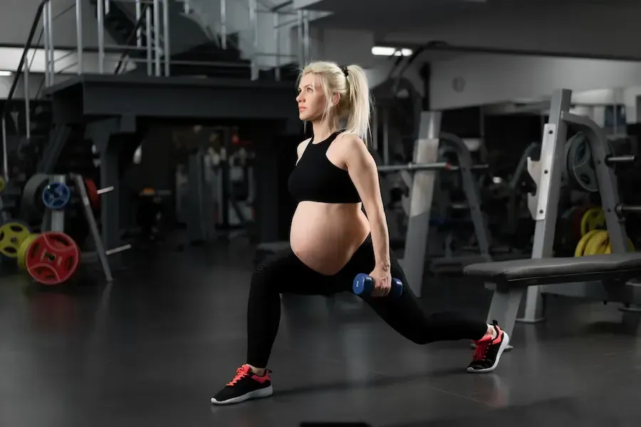pregnant lady lunging