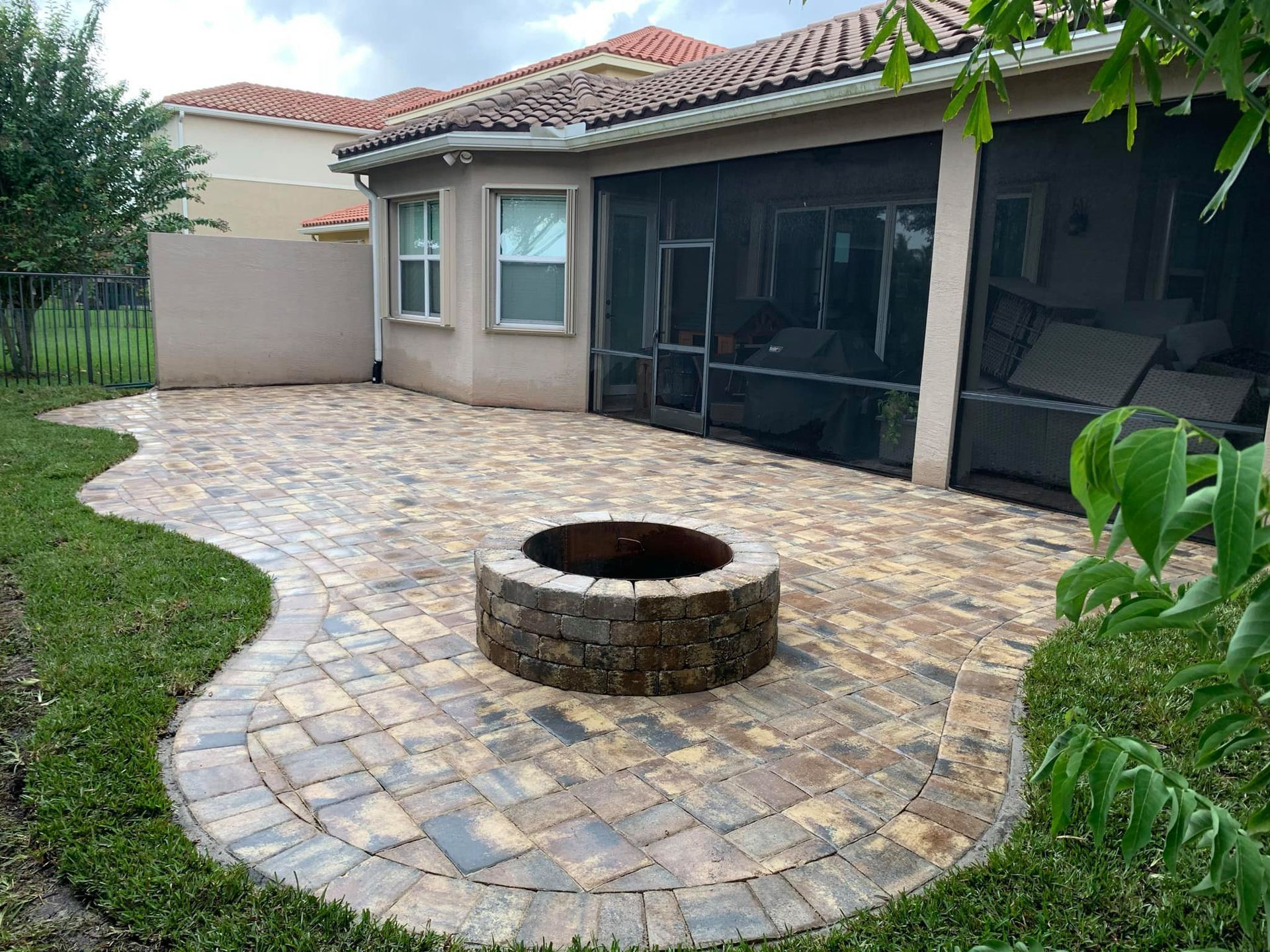 Outside Edge Landscaping | Custom Firepits, Patios & Walkways