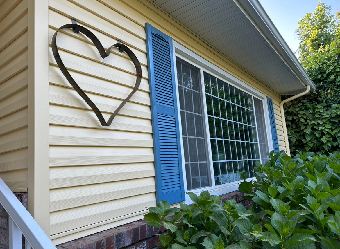 A picture of a house was taken on december 15 2006