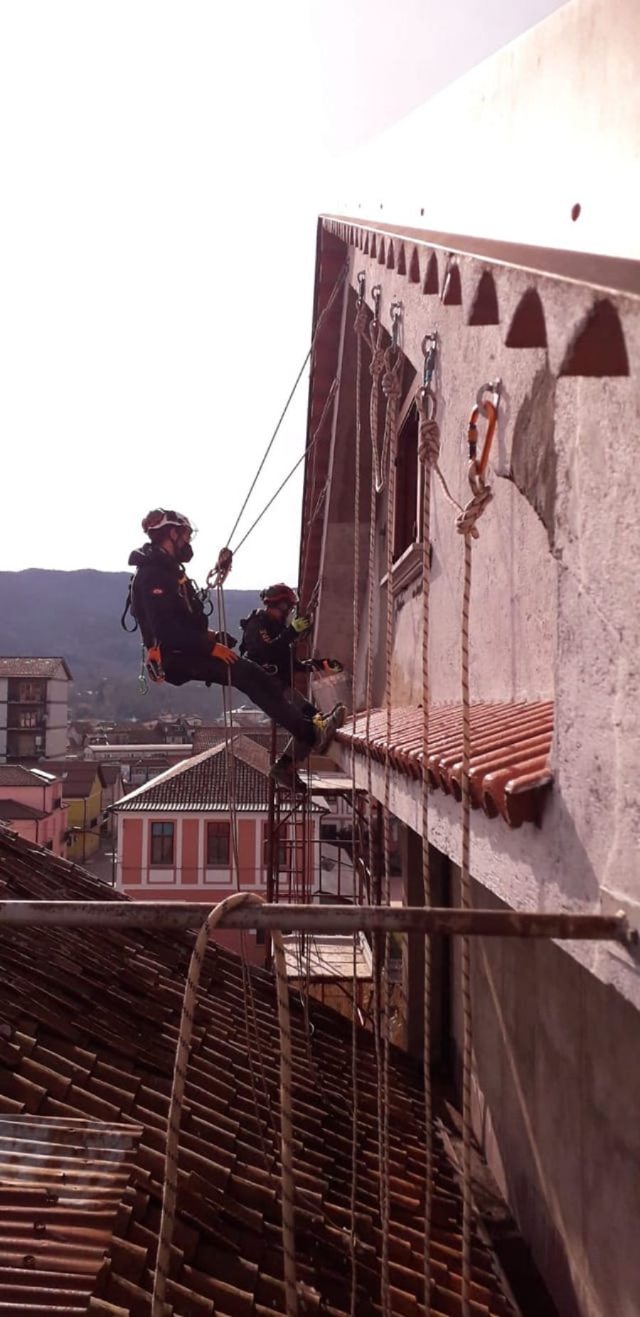 lavori su fune ad alta quota