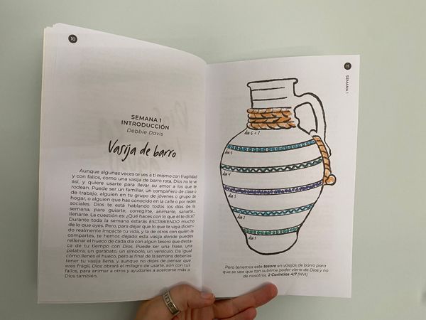 Illustration of a water container in a Spanish devotional book