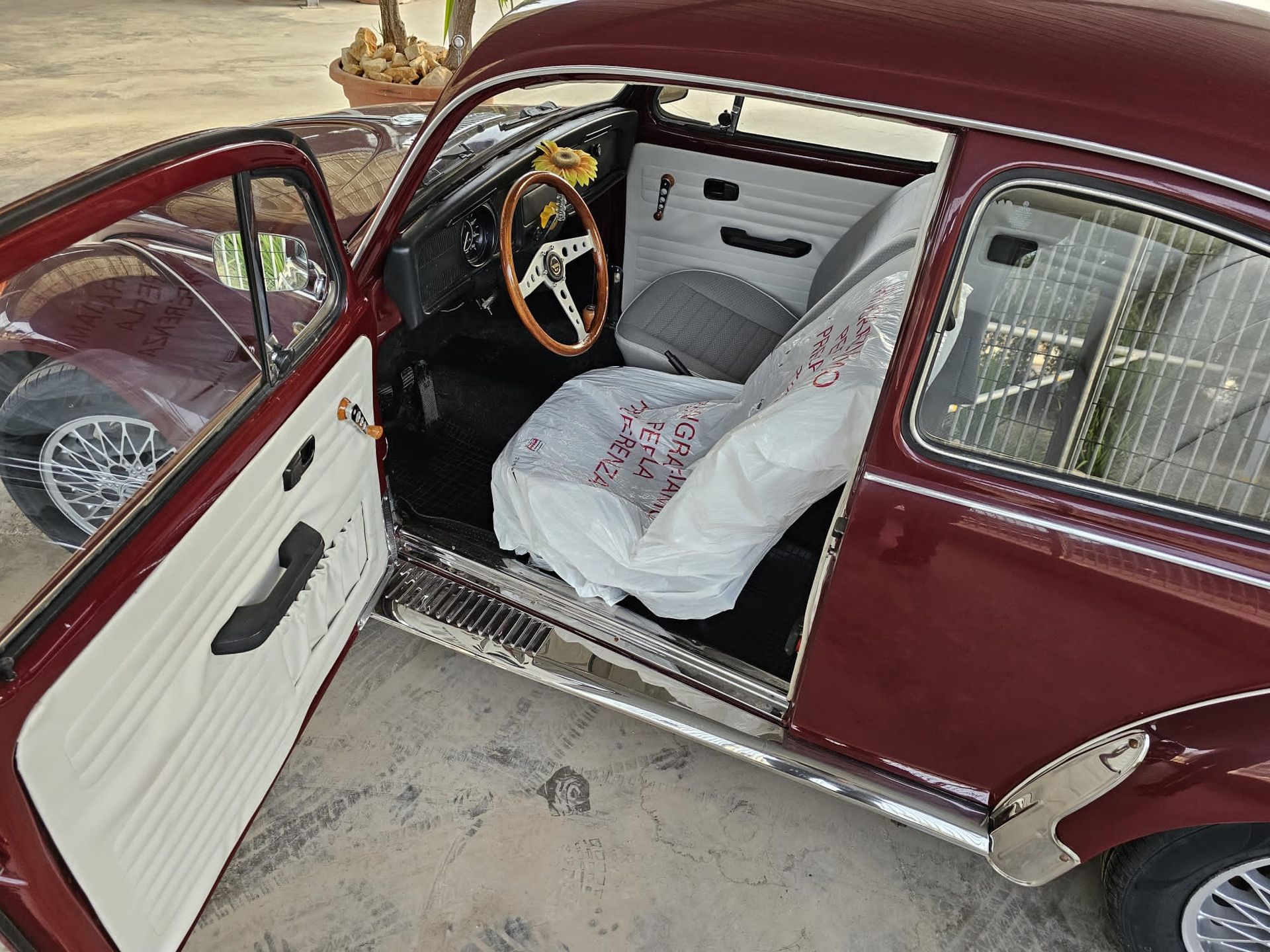 Volkswagen maggiolino anni 70 €15.000.