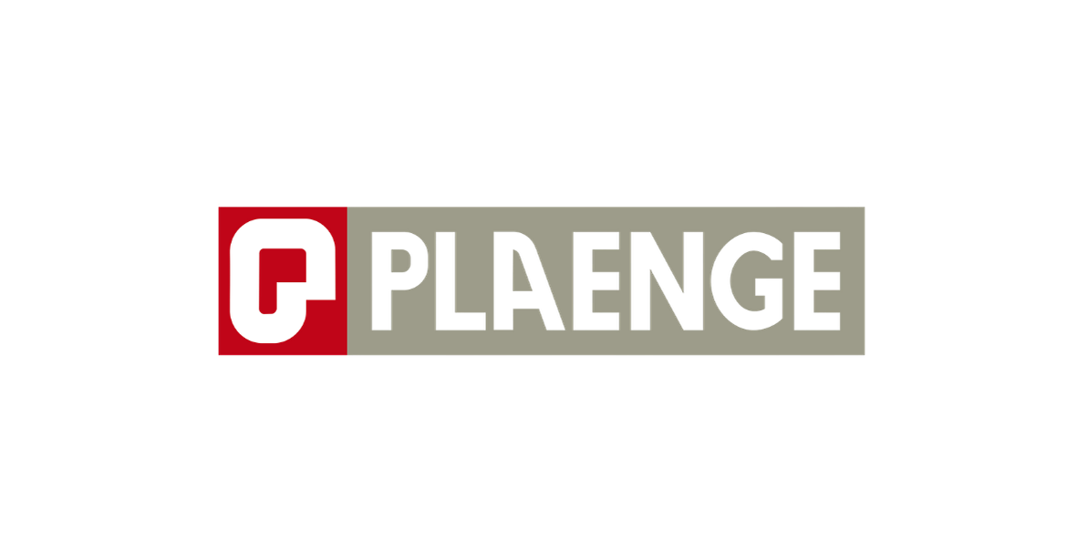 Logotipo da PLAENGE com um ícone vermelho e a marca denominativa cinza sobre um fundo branco.