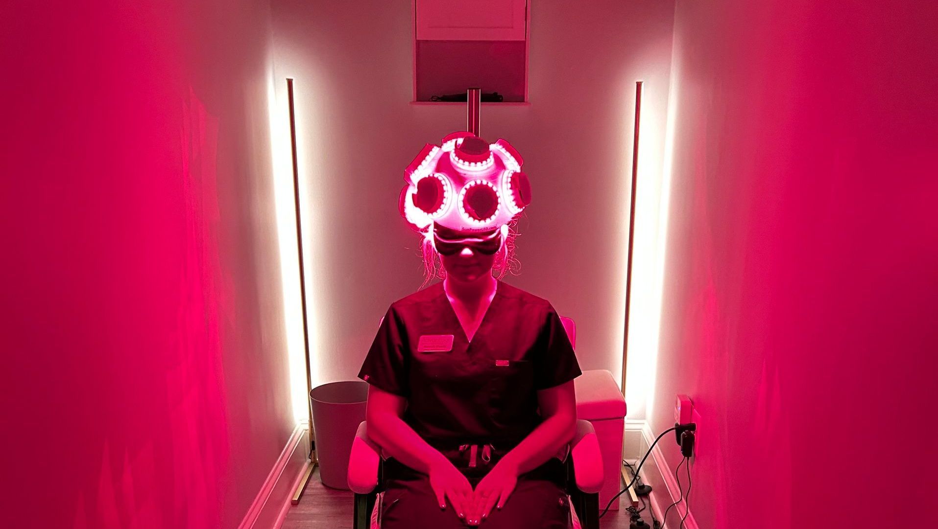 Man gets arthritis laser treatment on neck