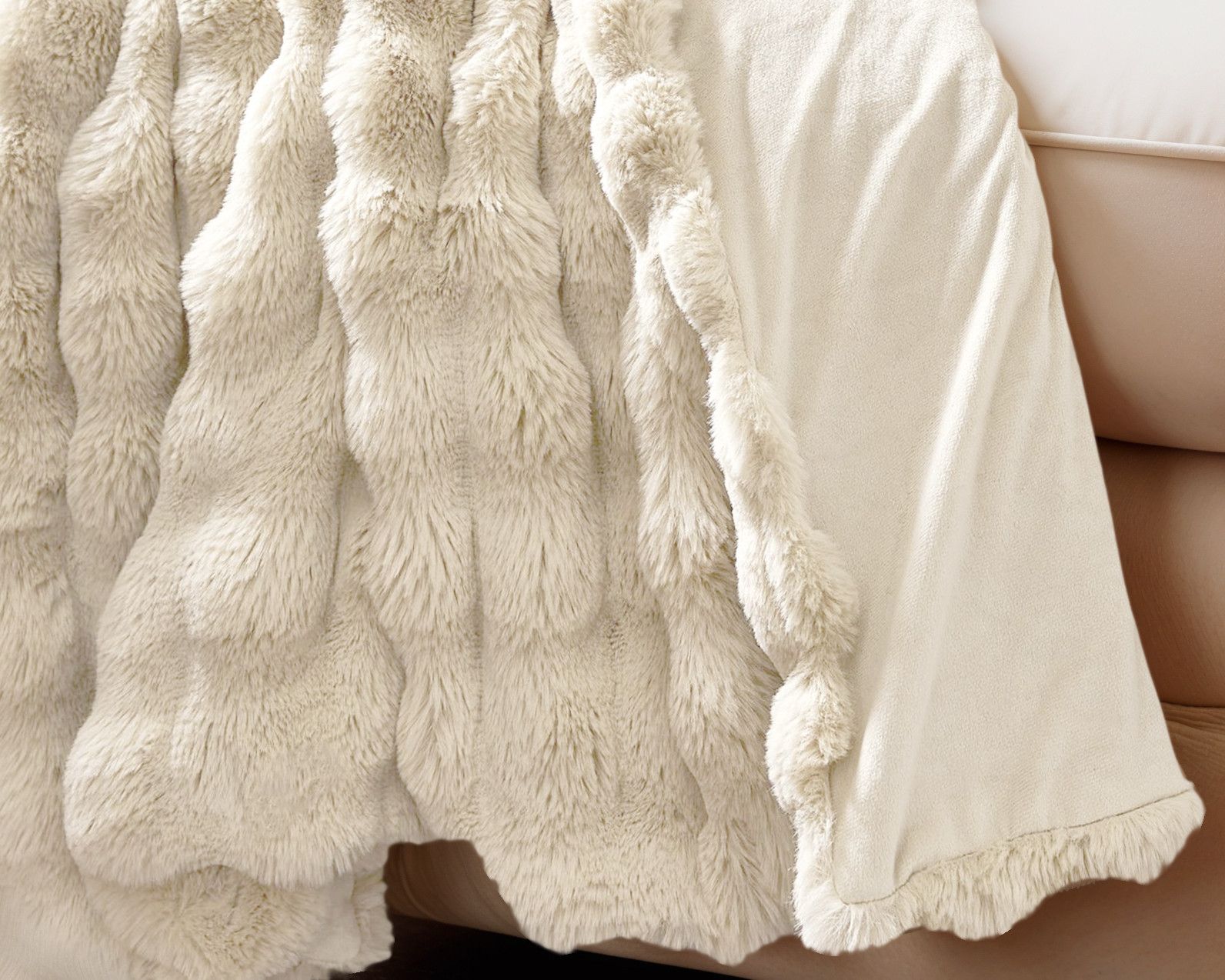 Pom Rabbit Fur plaid Beige