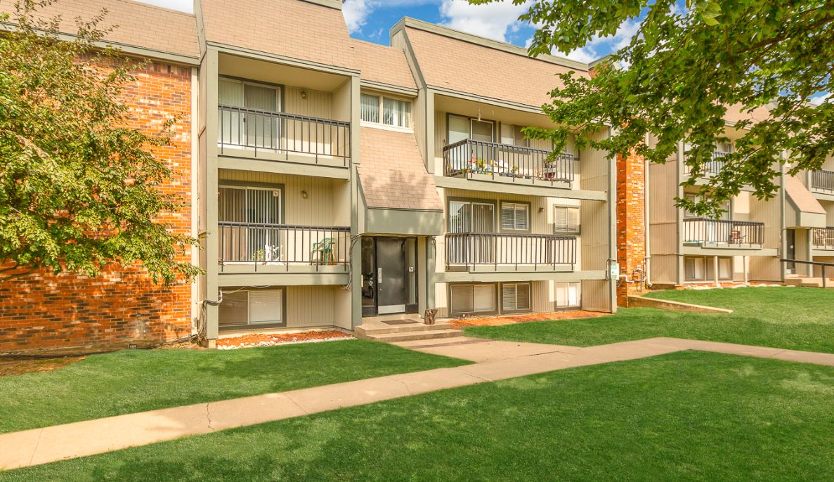 Brookwood on 86th Apartments Winfield Property Management