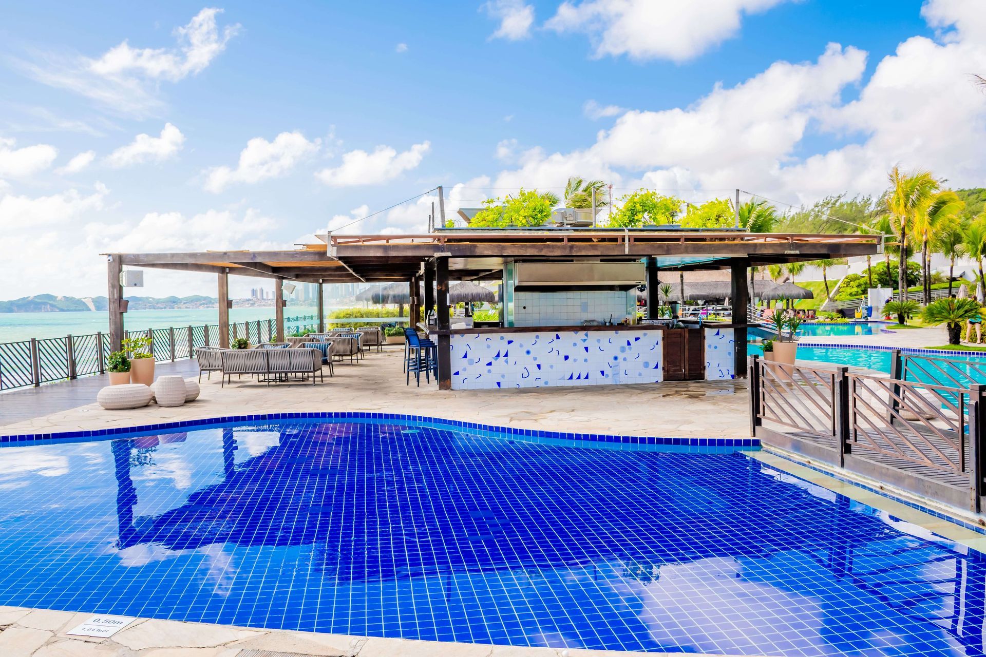 Vis Pool Bar