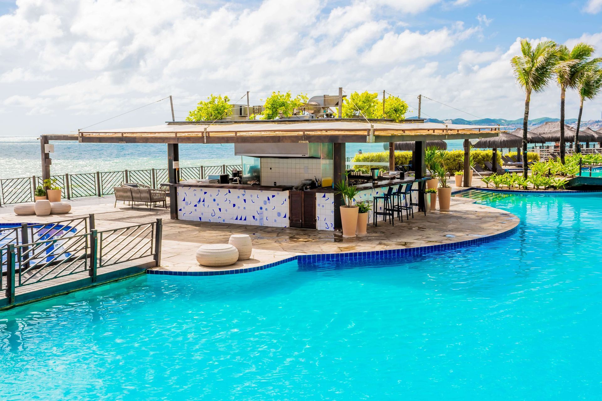 Vis Pool Bar
