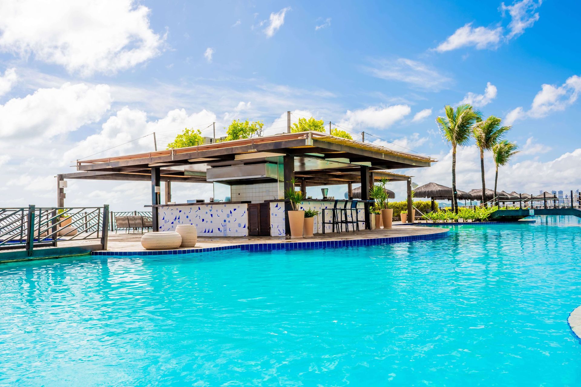 Vis Pool Bar