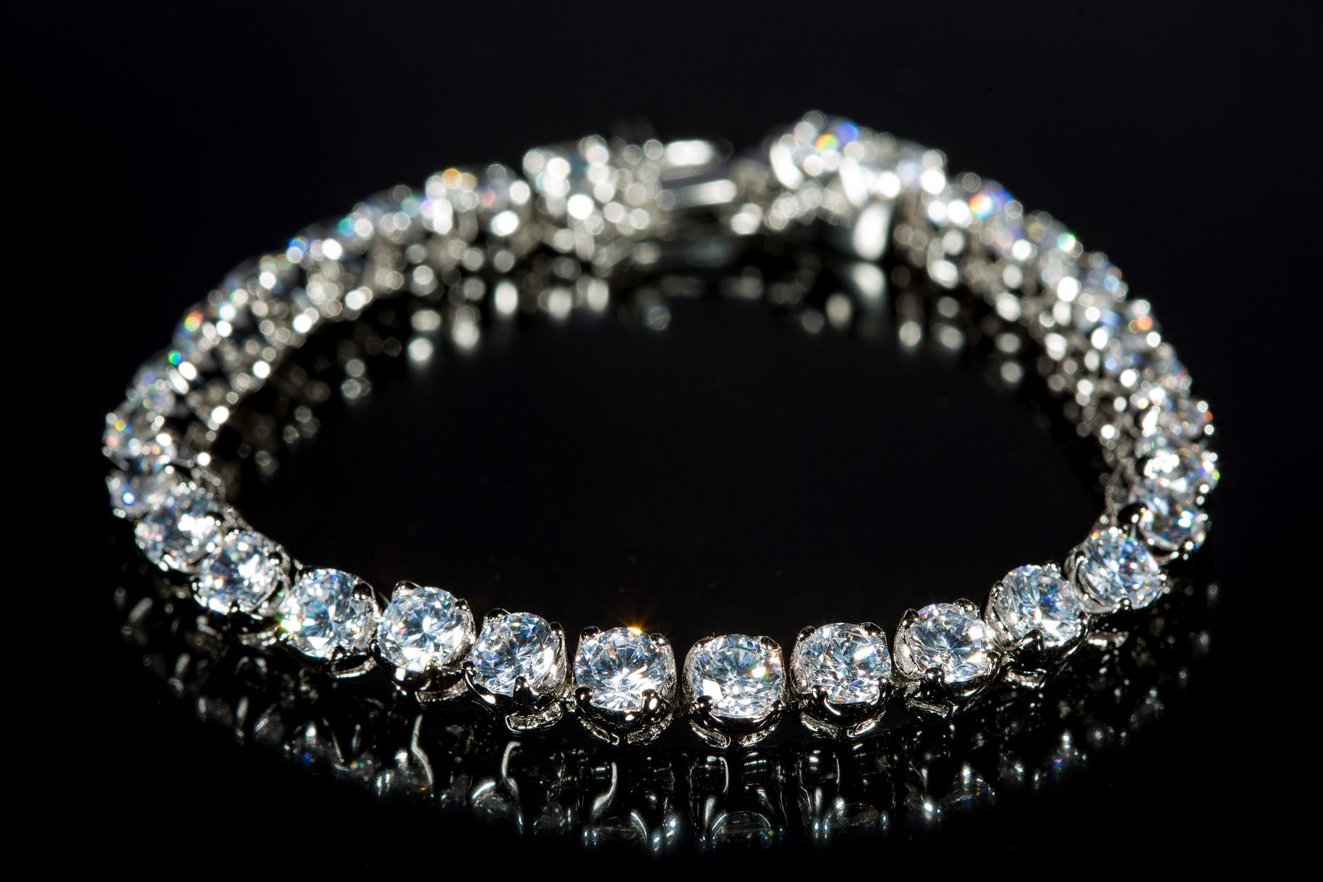 8 Carat White Gold Diamond Tennis Bracelet