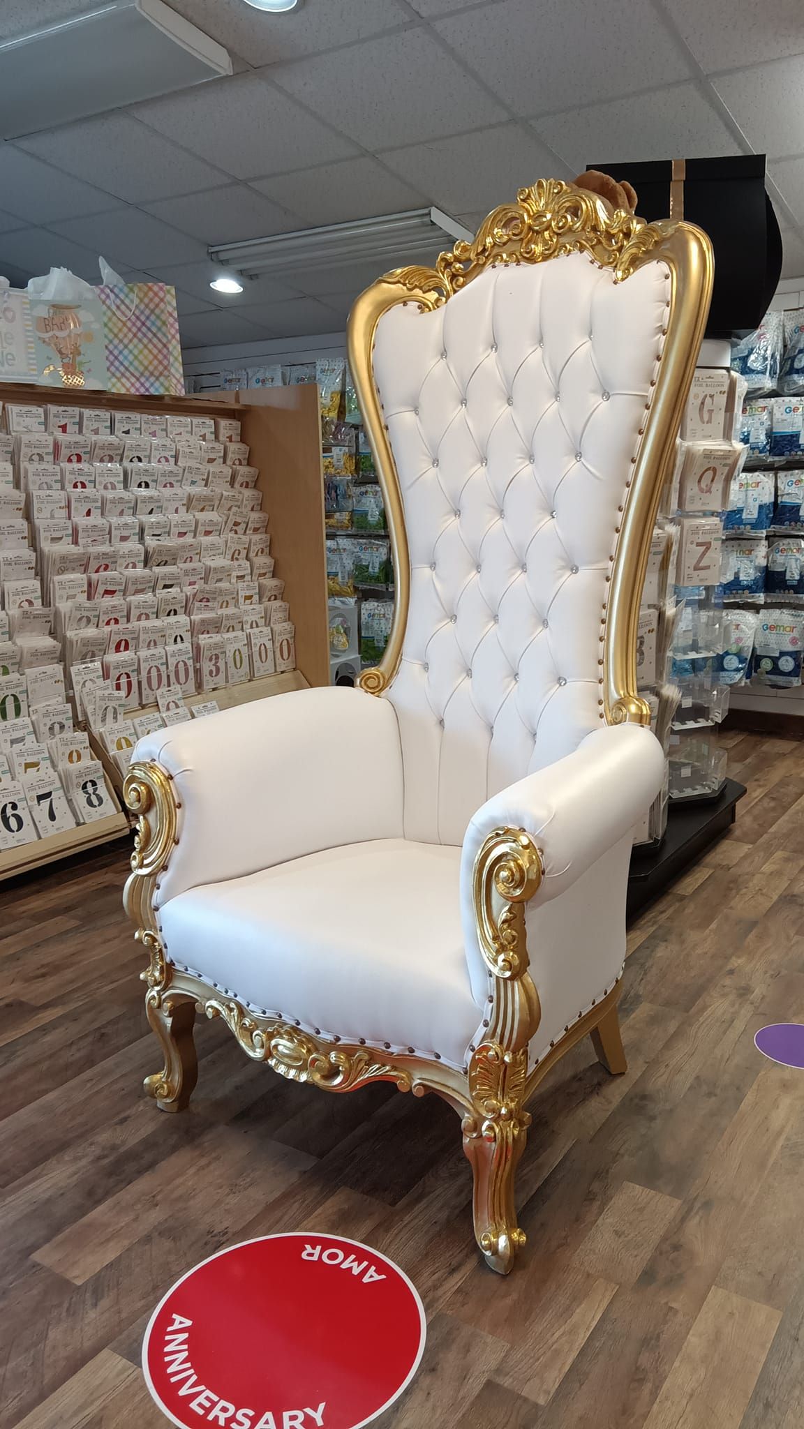 Chair - Avondale, PA - Premier Balloons & Flowers PA