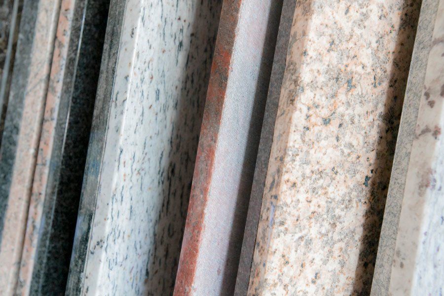 Monumenti marmorei per aree pubbliche