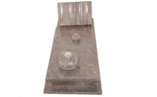 Lapide in marmo rosso