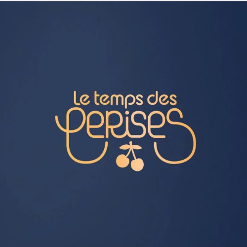 Le temps des perises logo on a blue background