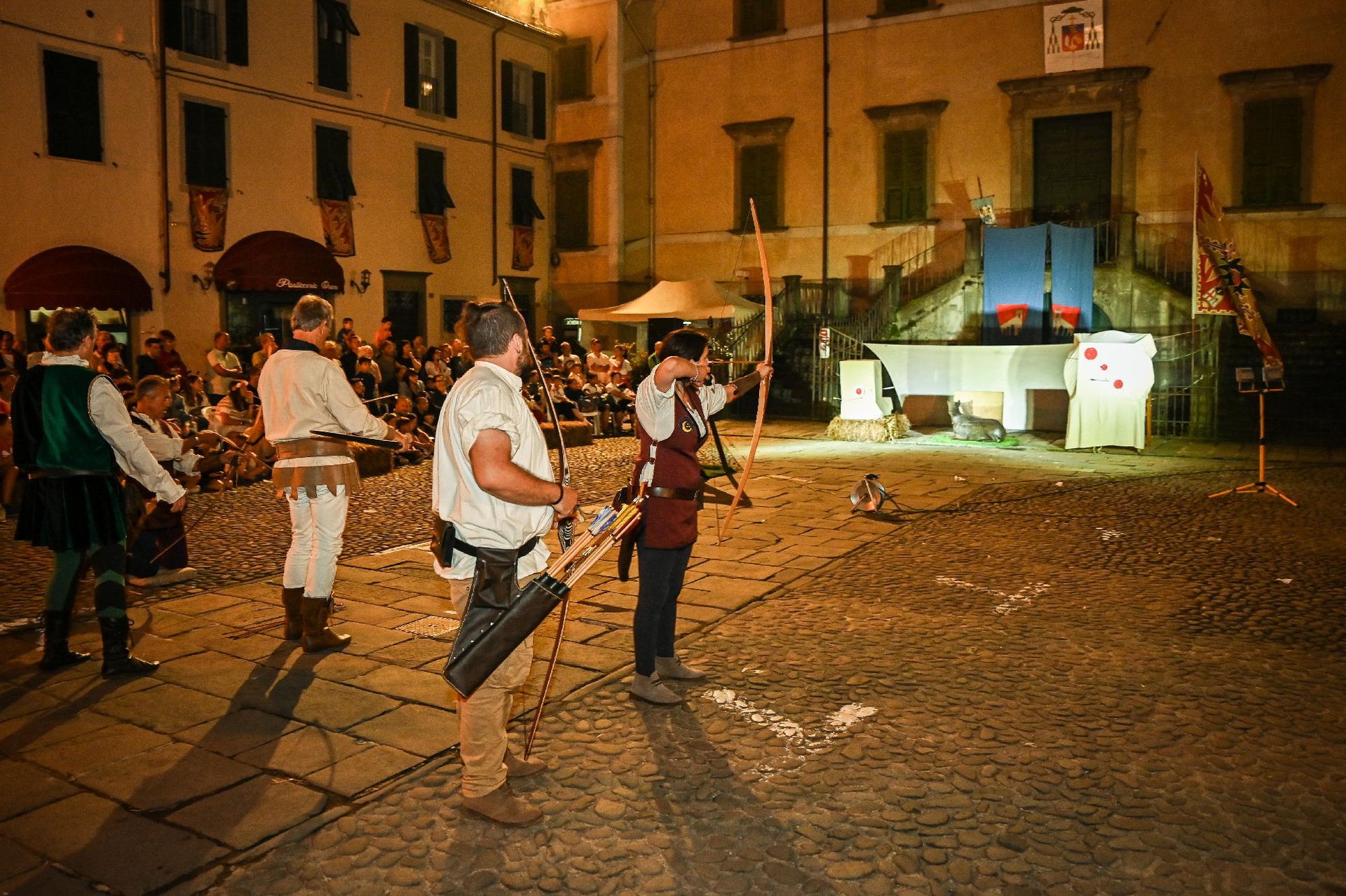 esercitazione arcieri Medievalis Pontremoli