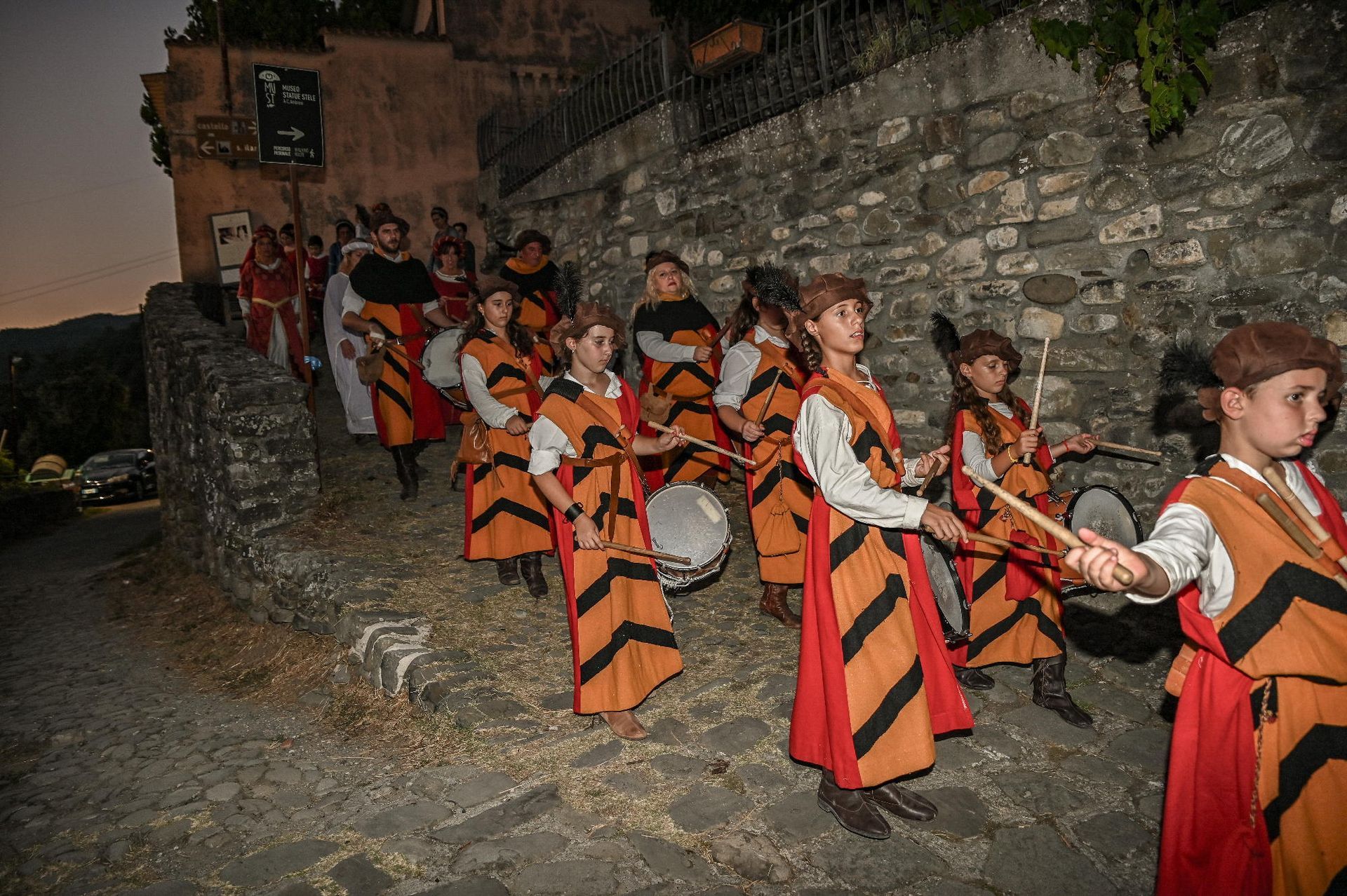 esibizione musici di Medievalis Pontremoli