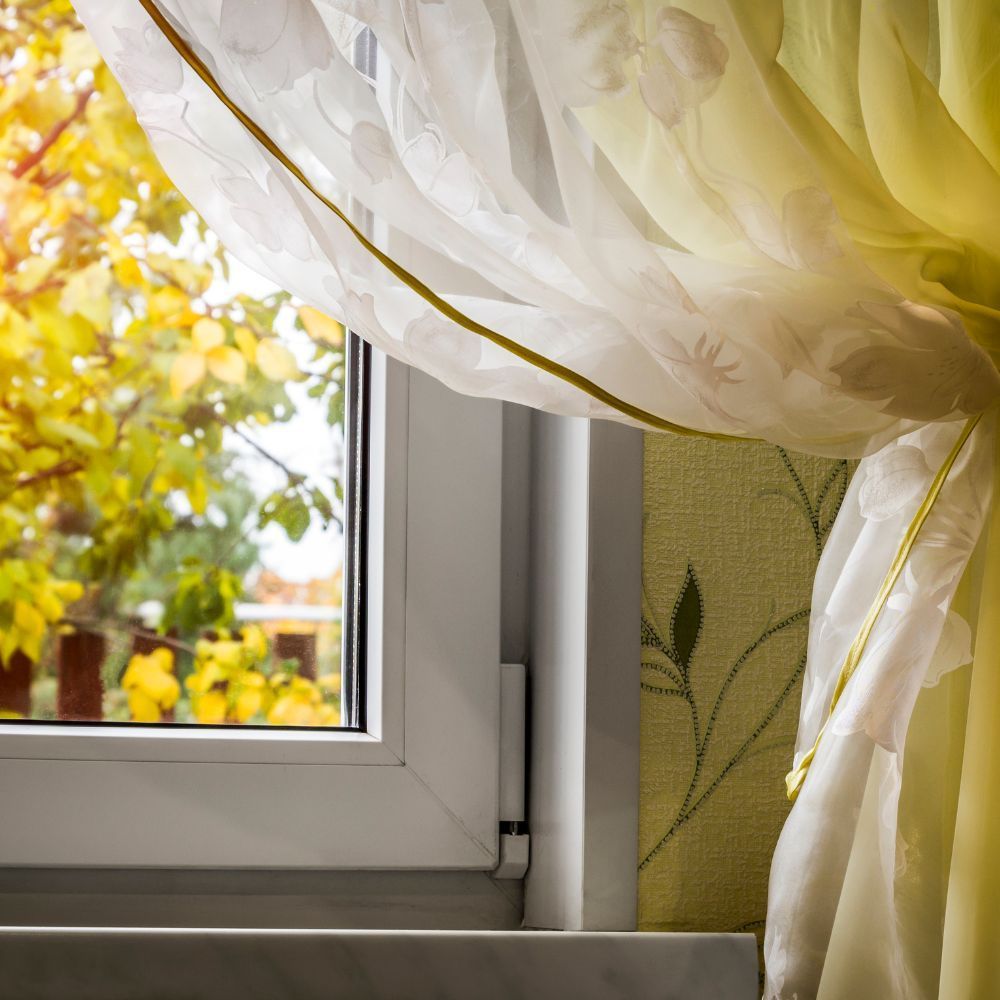 Maximising Natural Light: Subtle Ways to Enhance Your Autumn Décor with Light Curtains and Blinds
