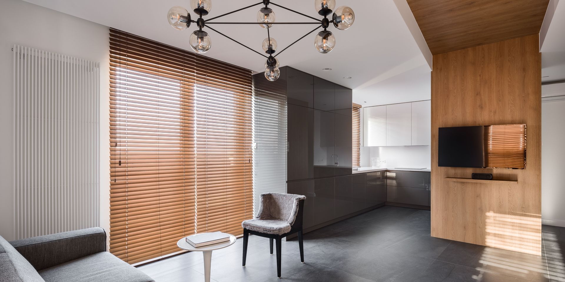 The Art of Layering: Combining Curtains and Blinds for a Luxurious Look 1