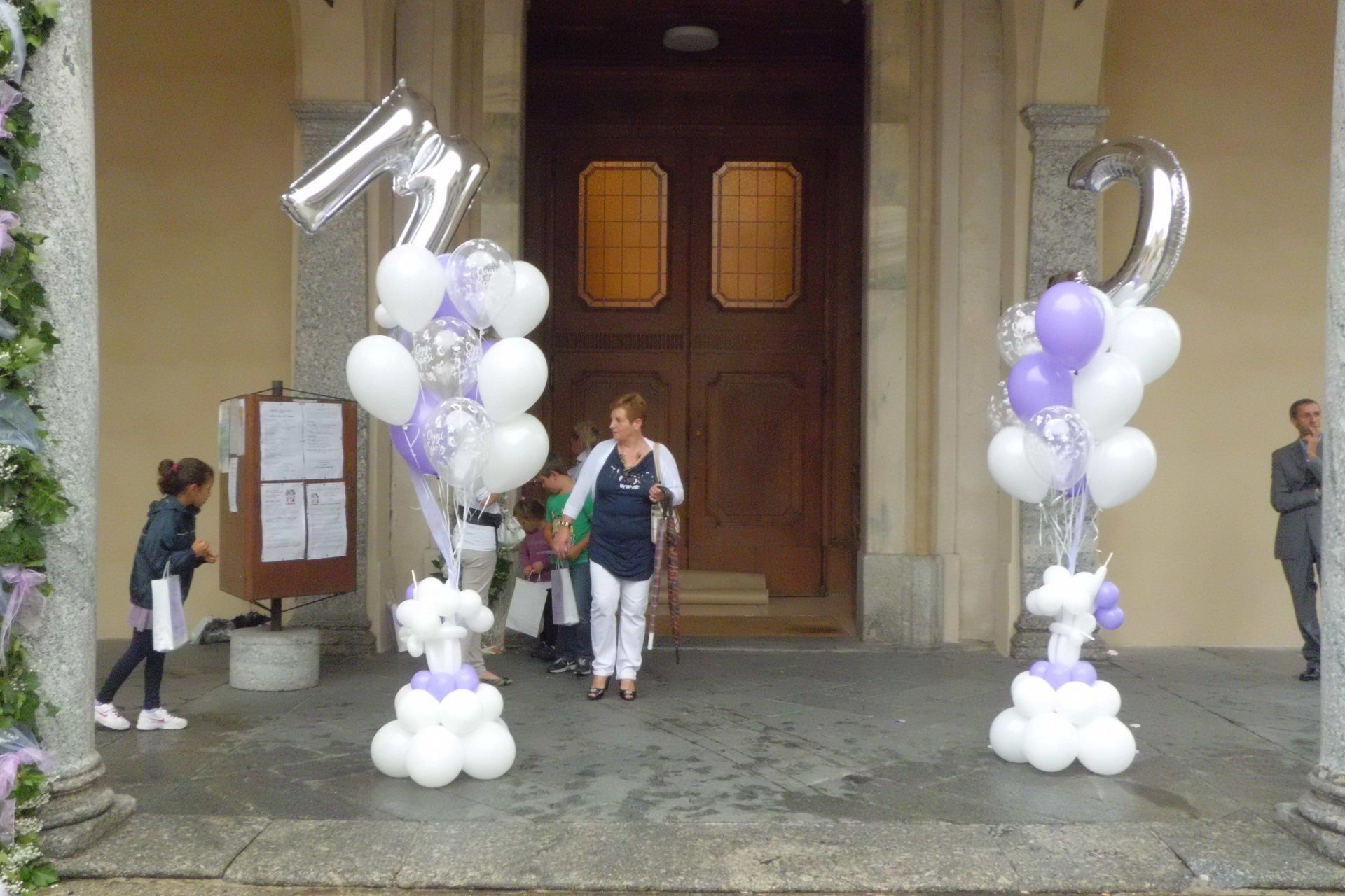 palloncini decorativi per evento all'aperto