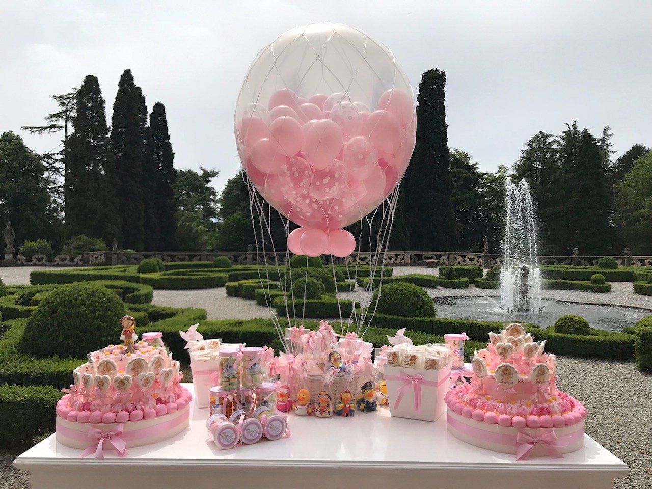 allestimento di un ricevimento con palloncini