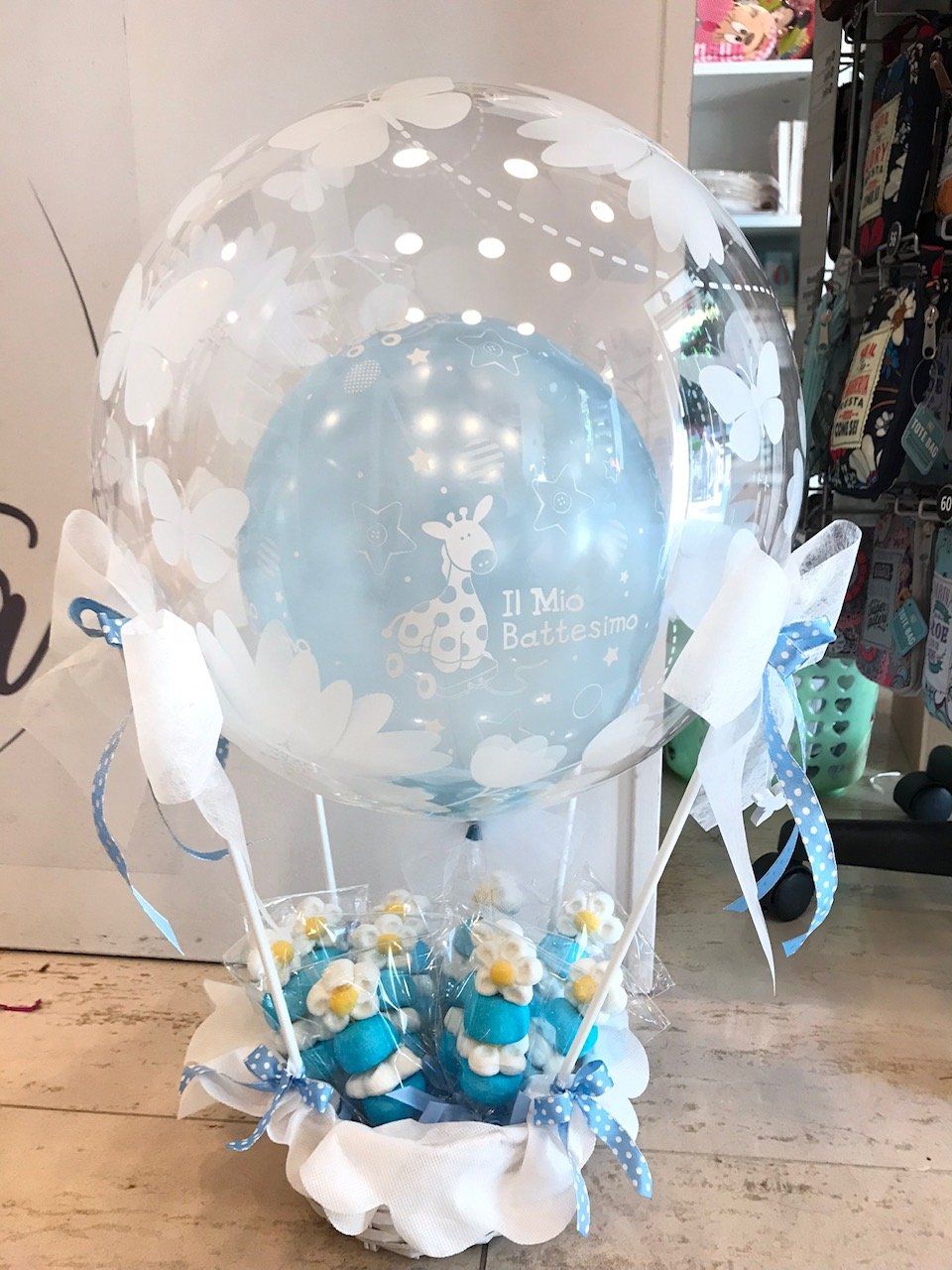 decorazione con palloncini per battesimo bimbo