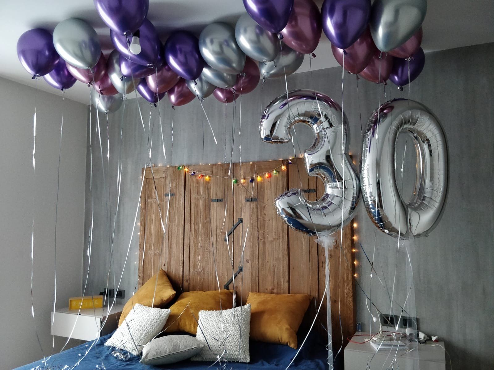 palloncini dorati per trentesimo anniversario