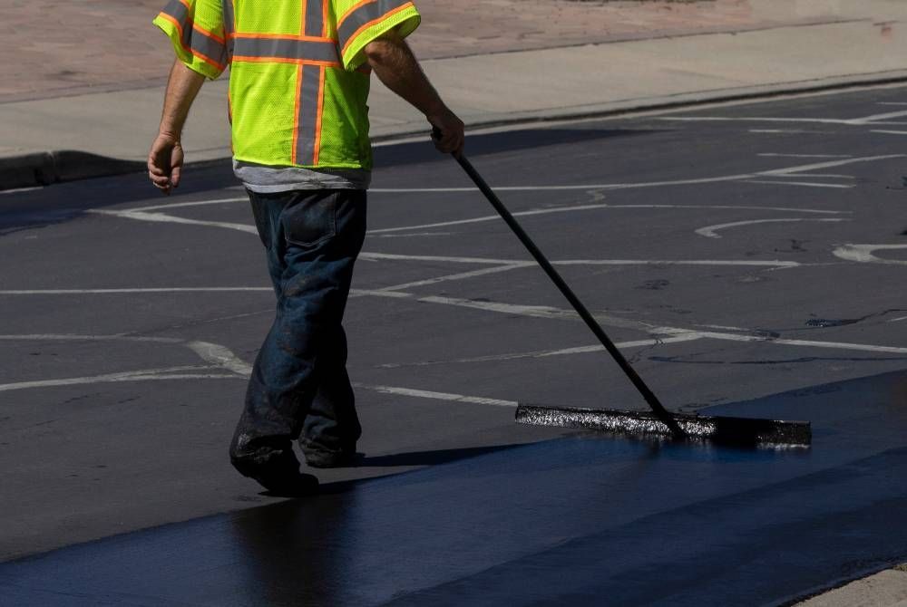 The Benefits Of Commercial Asphalt Sealcoating