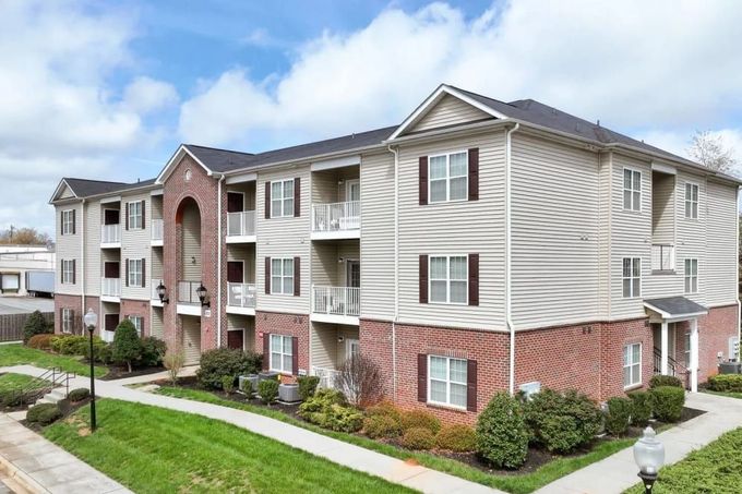 apartment building exterior at Lynx Gate City in Greensboro, NC.