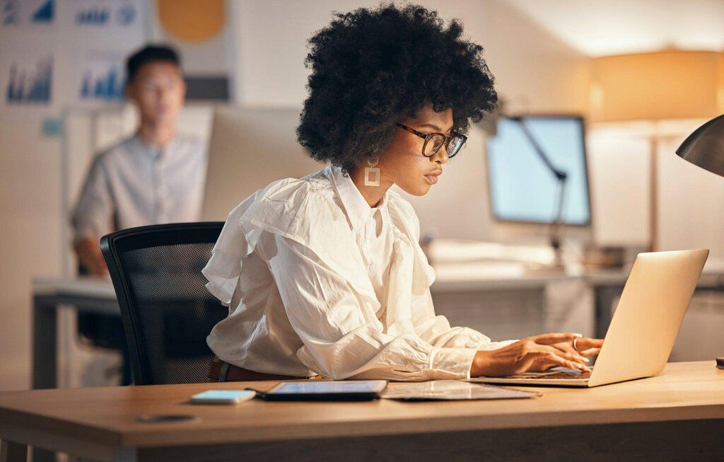 woman doing search engine optimisation