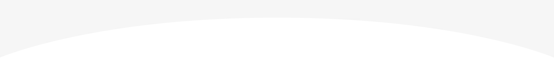 Una forma de arco blanca borrosa sobre un fondo blanco.
