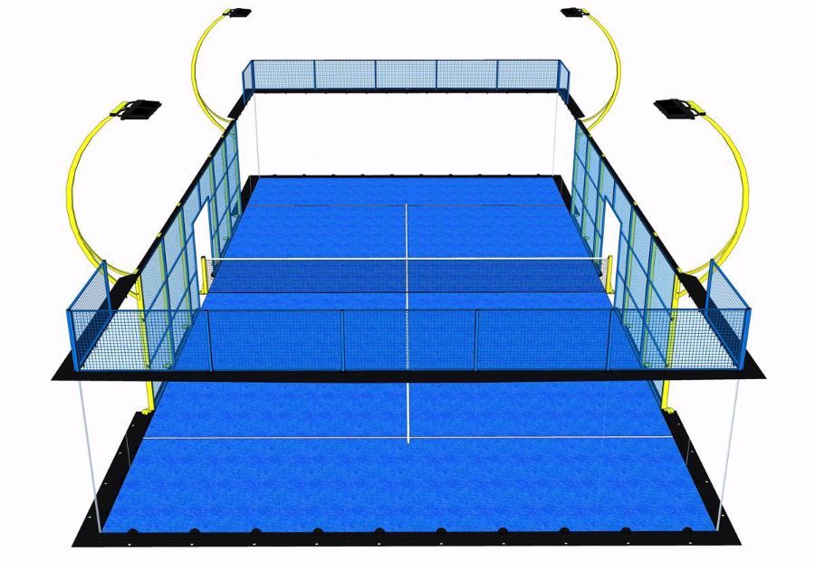 Campo da padel blu con pareti in vetro, finiture nere e illuminazione gialla.