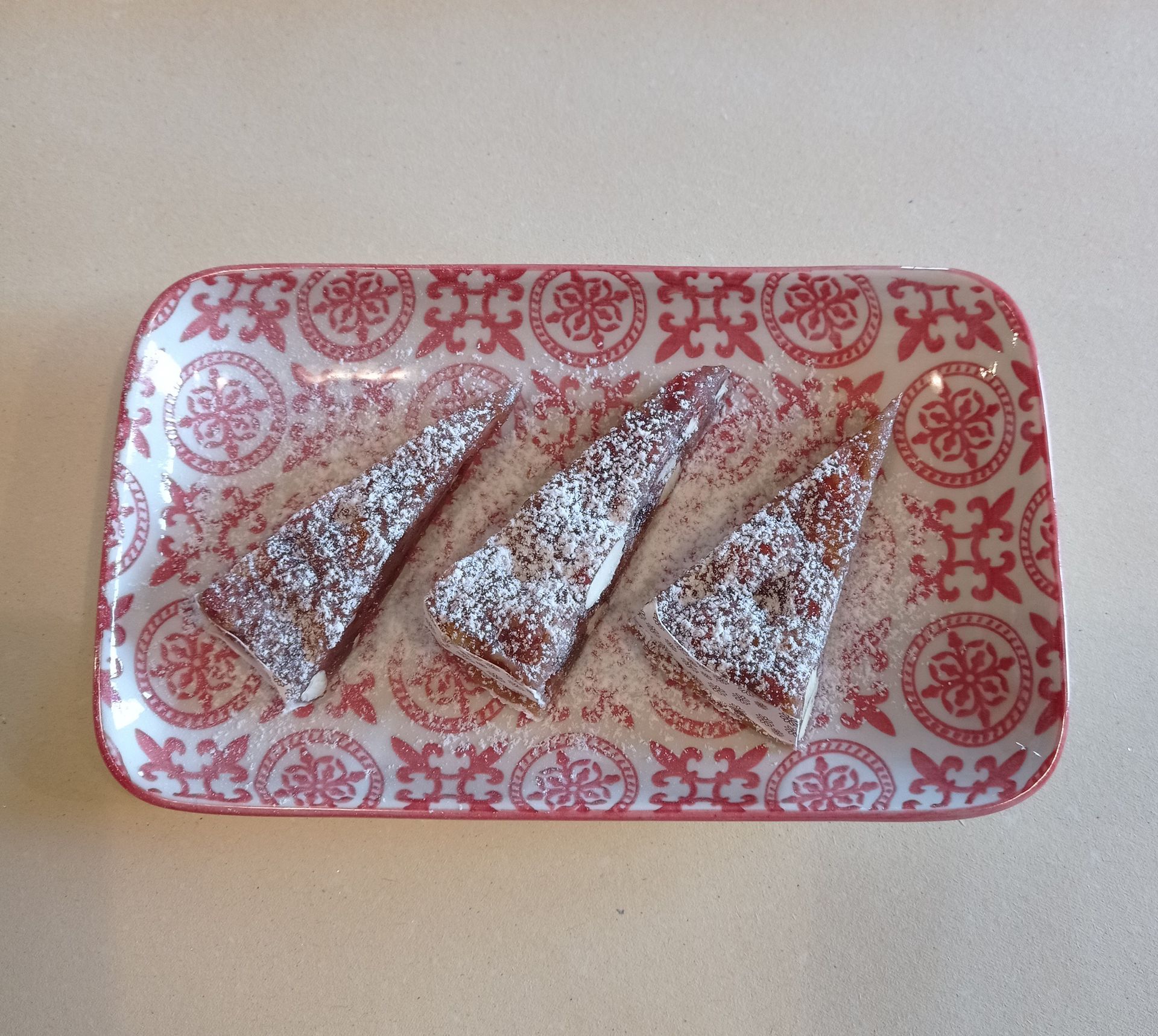 mattonella decorata all'ingresso dell'appartamento per vacanze Nocio