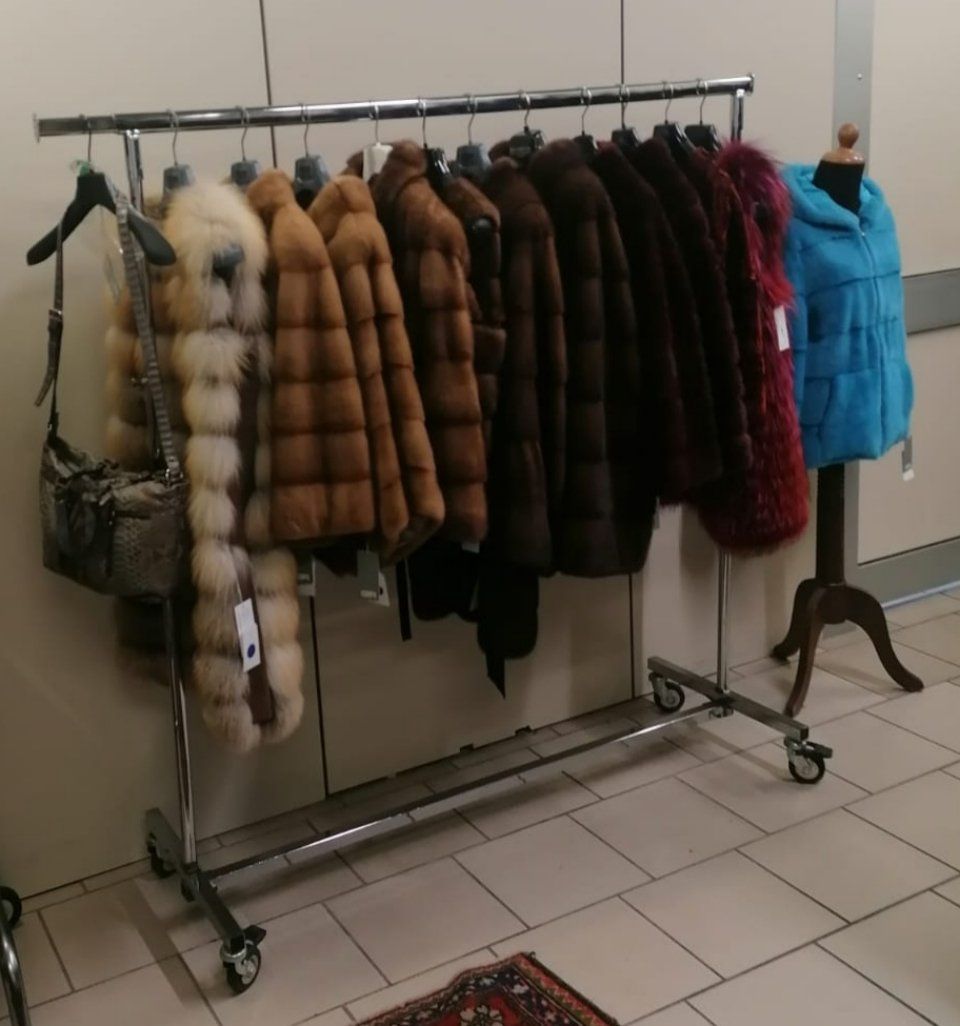 vendita abbigliamento usato