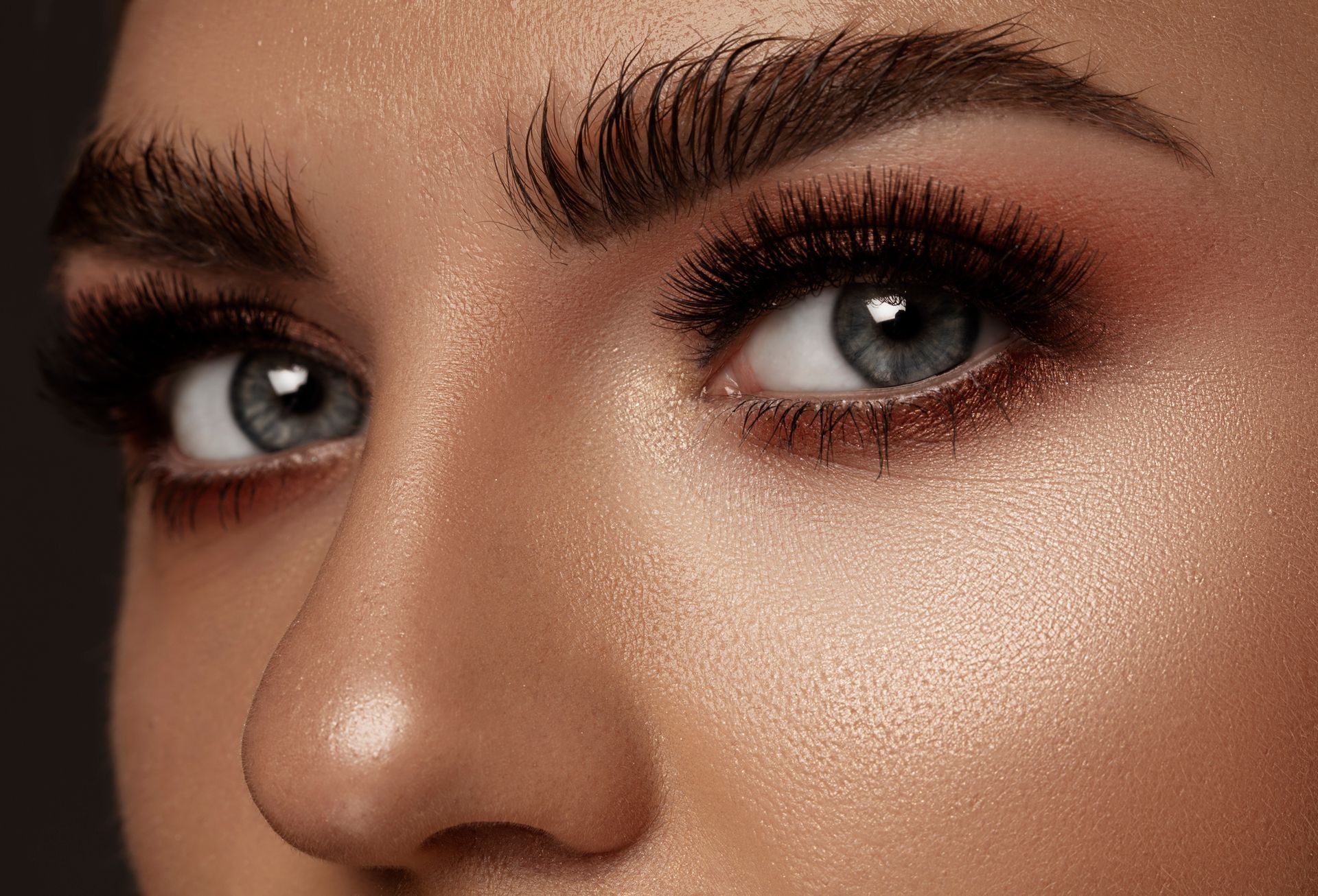 Diseño y perfilado de cejas