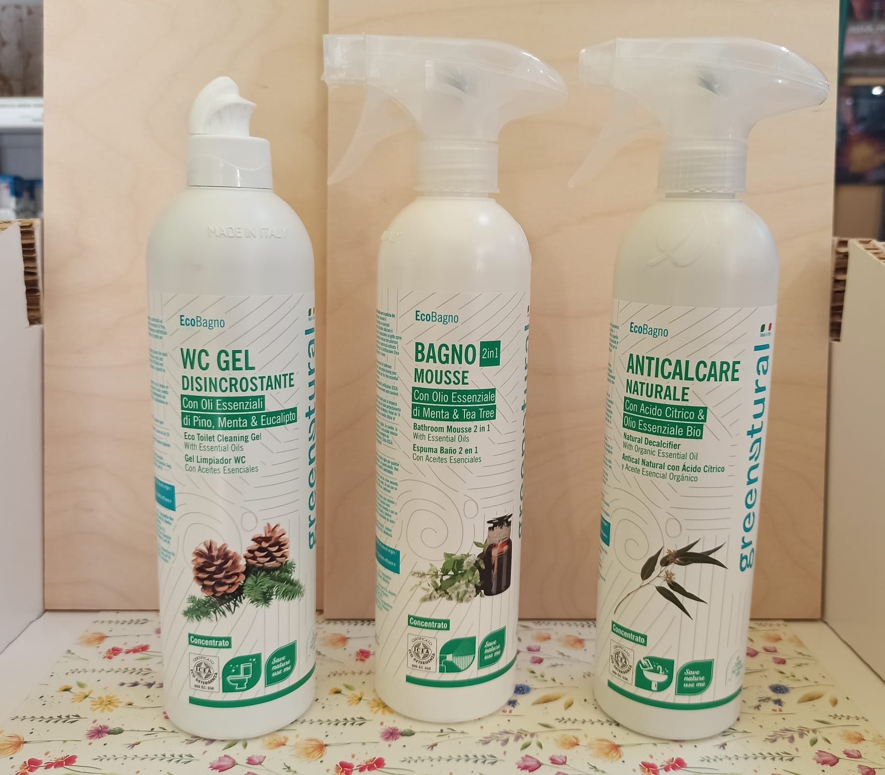 Greenatural da Airone a Poggibonsi Siena. formule altamente biodegradabili con tensioattivi ricavati da oli vegetali di origine biologica.
Wc gel disincrostante, bagno mousse e anticalcare naturale.
