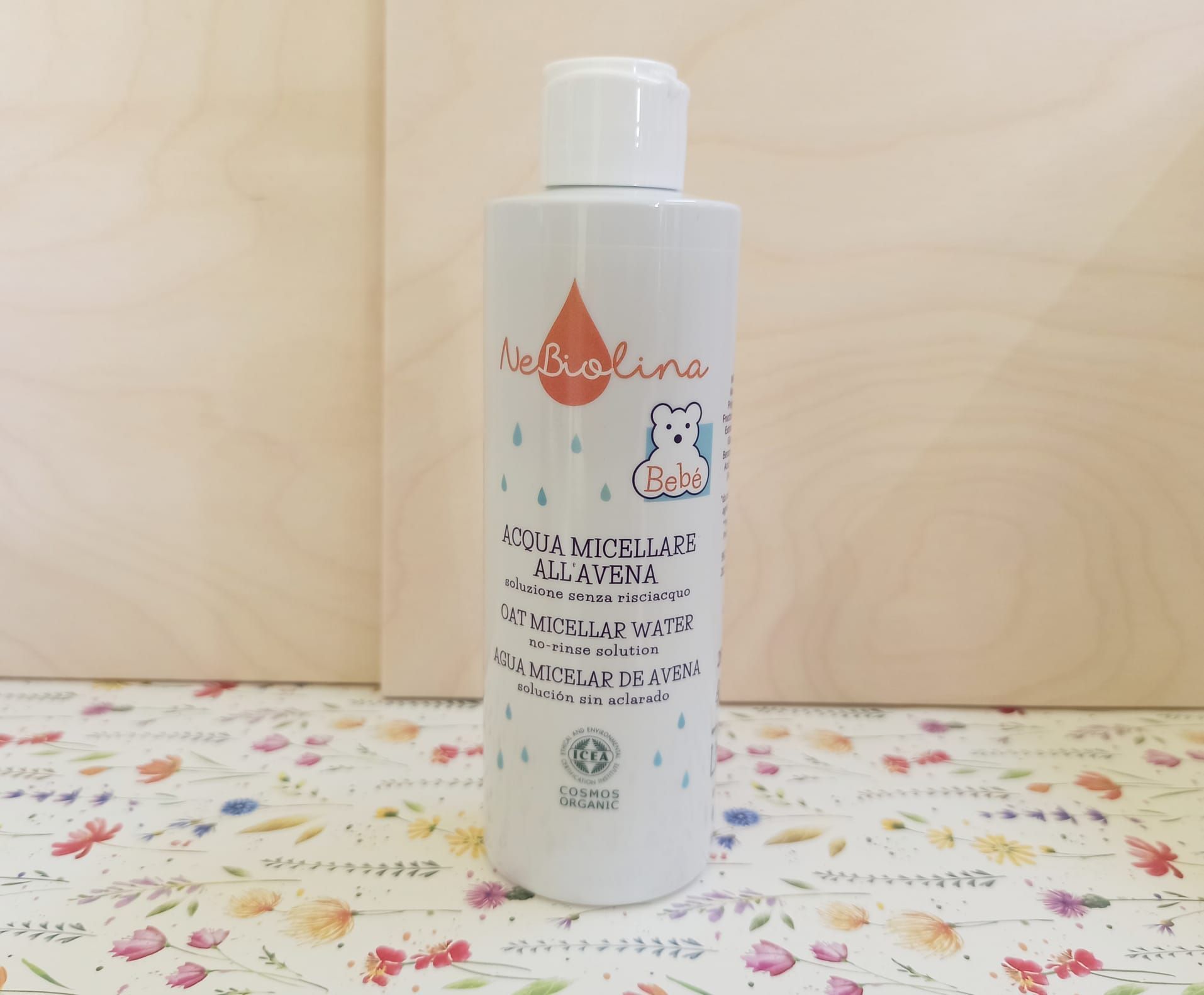 NeBiolina da Airone a Poggibonsi Siena. linea cosmetica biologica italiana specifica per l' infanzia del bebè con estratto di avena bio.
Acqua micellare.