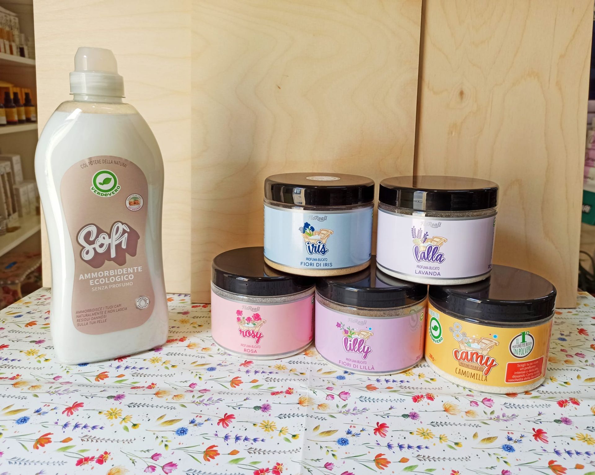 Verdevero, da Airone bioprofumeria a Poggibonsi Siena. detersivi naturali e sani che puliscono davvero e non irritano la pelle. Ammorbidente senza profumo e profuma bucato in polvere.