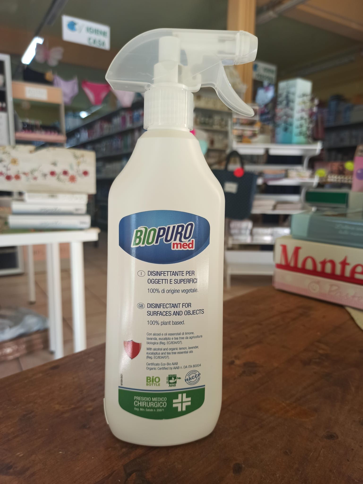 Biopuro. Detersivi e detergenti con formule efficaci e concentrate, con ingredienti naturali e biodegradabili.
Disinfettante per oggetti e superfici 100% di origine vegetale.
Certificazione AIAB, HACCP e Presidio Medico Chirurgico.