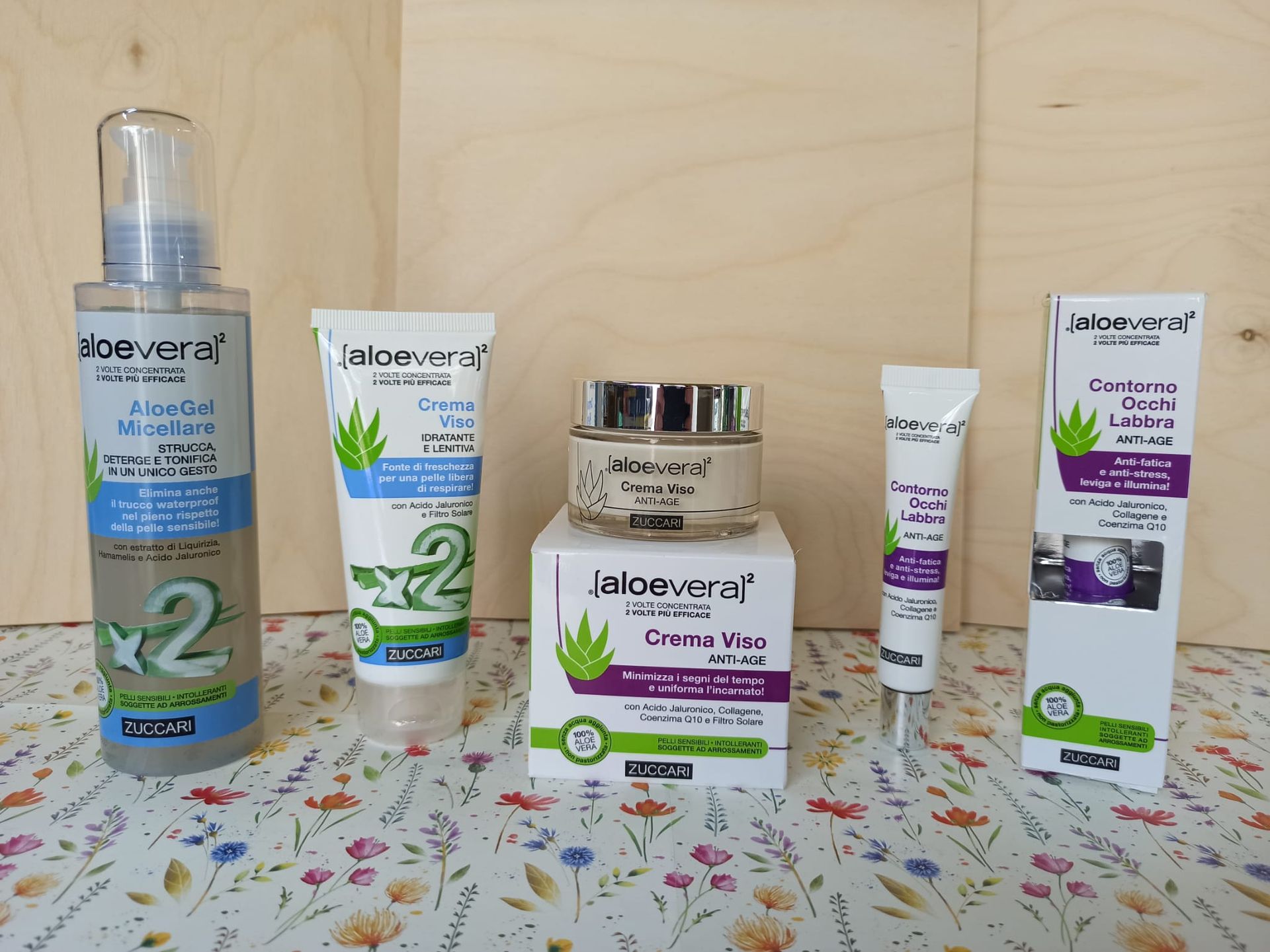 Zuccari linea Aloe vera Poggibonsi Siena. con gel e succo non pastorizzato preservati attraverso il processo di ReversOsmose. Acqua gel micellare, crema viso idratante, crema viso anti-age e contorno occhi labbra anti-age.