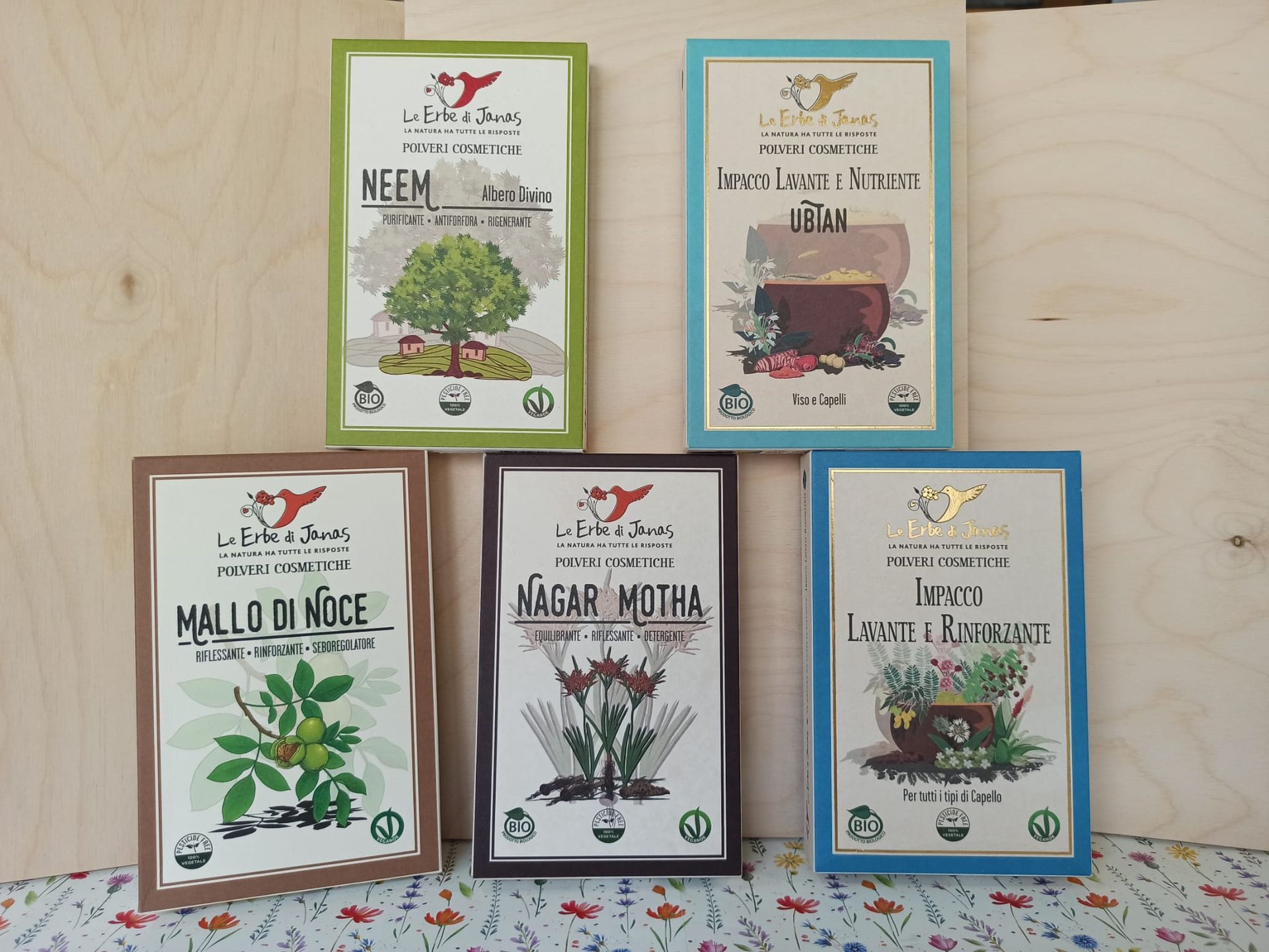 Le Erbe di Janas. specializzate in Erbe Tintorie e Rimedi Erboristici in polvere per pelli e capelli. Neem, Mallo di Noce, Nagar Motha, impacco Lavante Nutriente e impacco Lavante e Rinforzante.