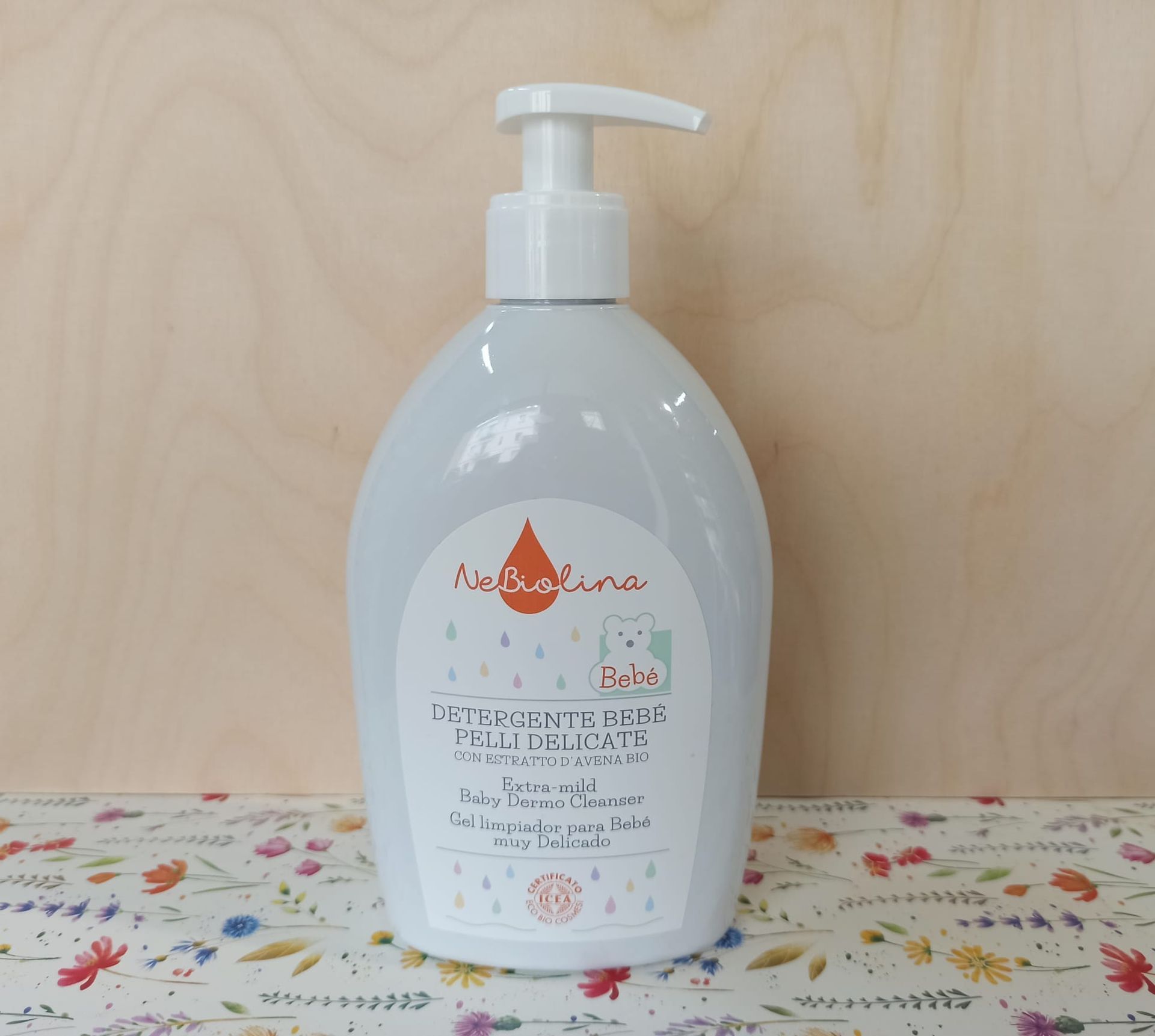NeBiolina poggibonsi Siena. linea cosmetica biologica italiana specifica per l' infanzia del bebè, con estratto di avena bio. Detergente bebè pelli delicate.
