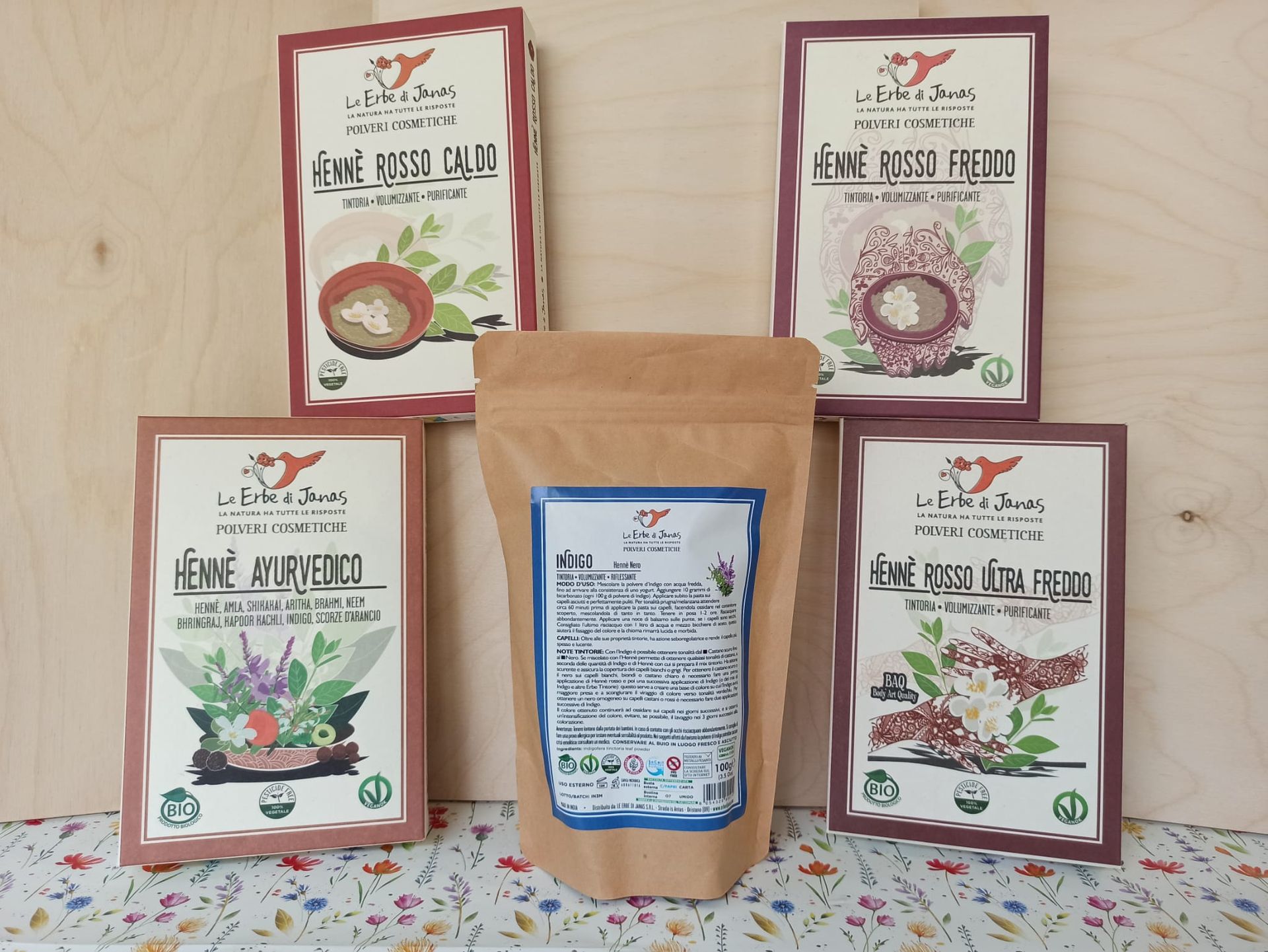 Le Erbe di Janas. specializzate in Erbe Tintorie e Rimedi Erboristici in polvere per pelli e capelli. Hennè Rosso Caldo, Hennè Rosso Freddo, Hennè Rosso Ultra Freddo, Hennè Ayurvedico, Indigo (Hennè Nero).