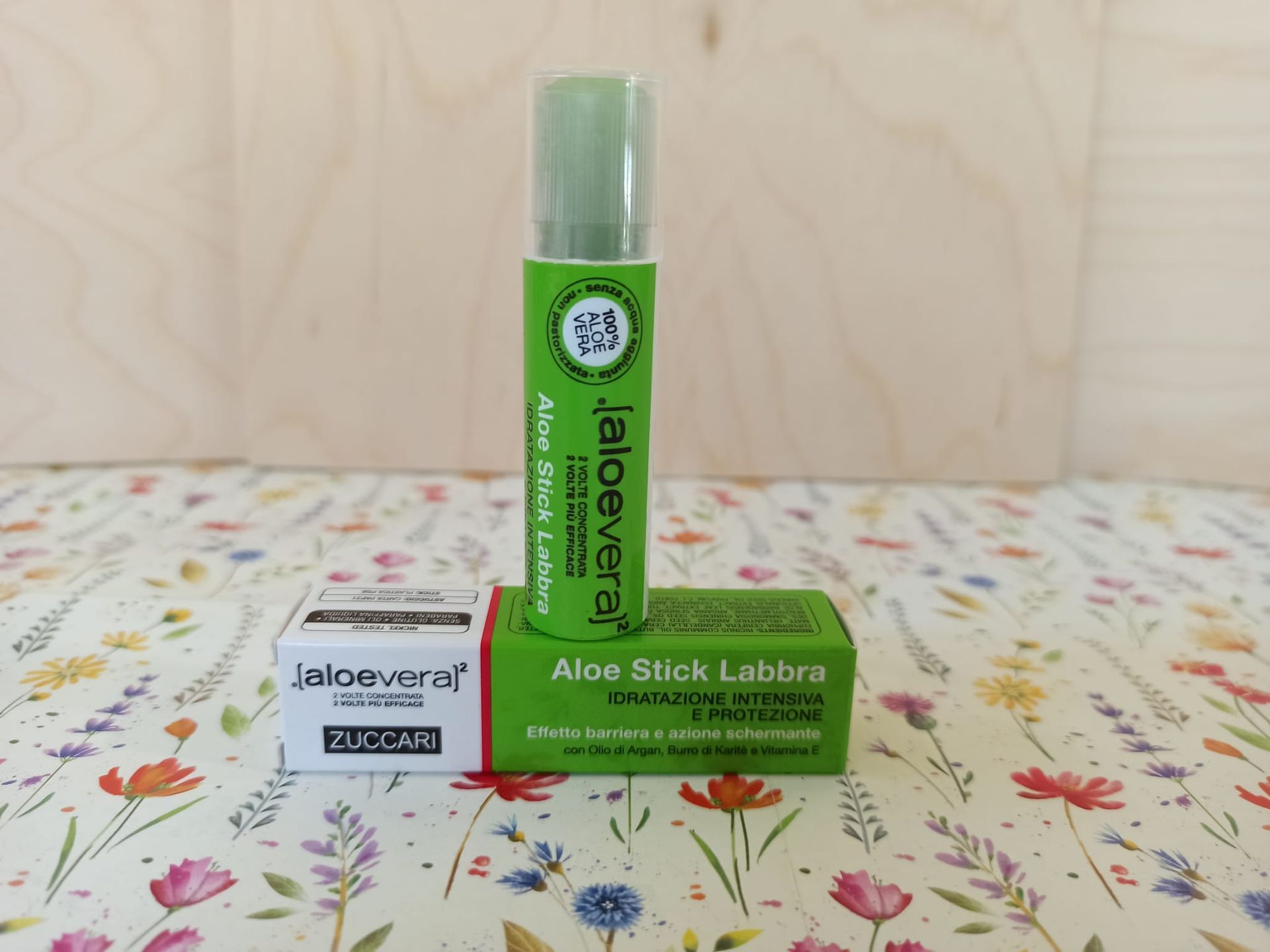 Zuccari Aloe Stick Labbra Poggibonsi Siena. Contro vento, sole e freddo per labbra morbide e idratate. Con filtro protettivo contro i raggi UV.