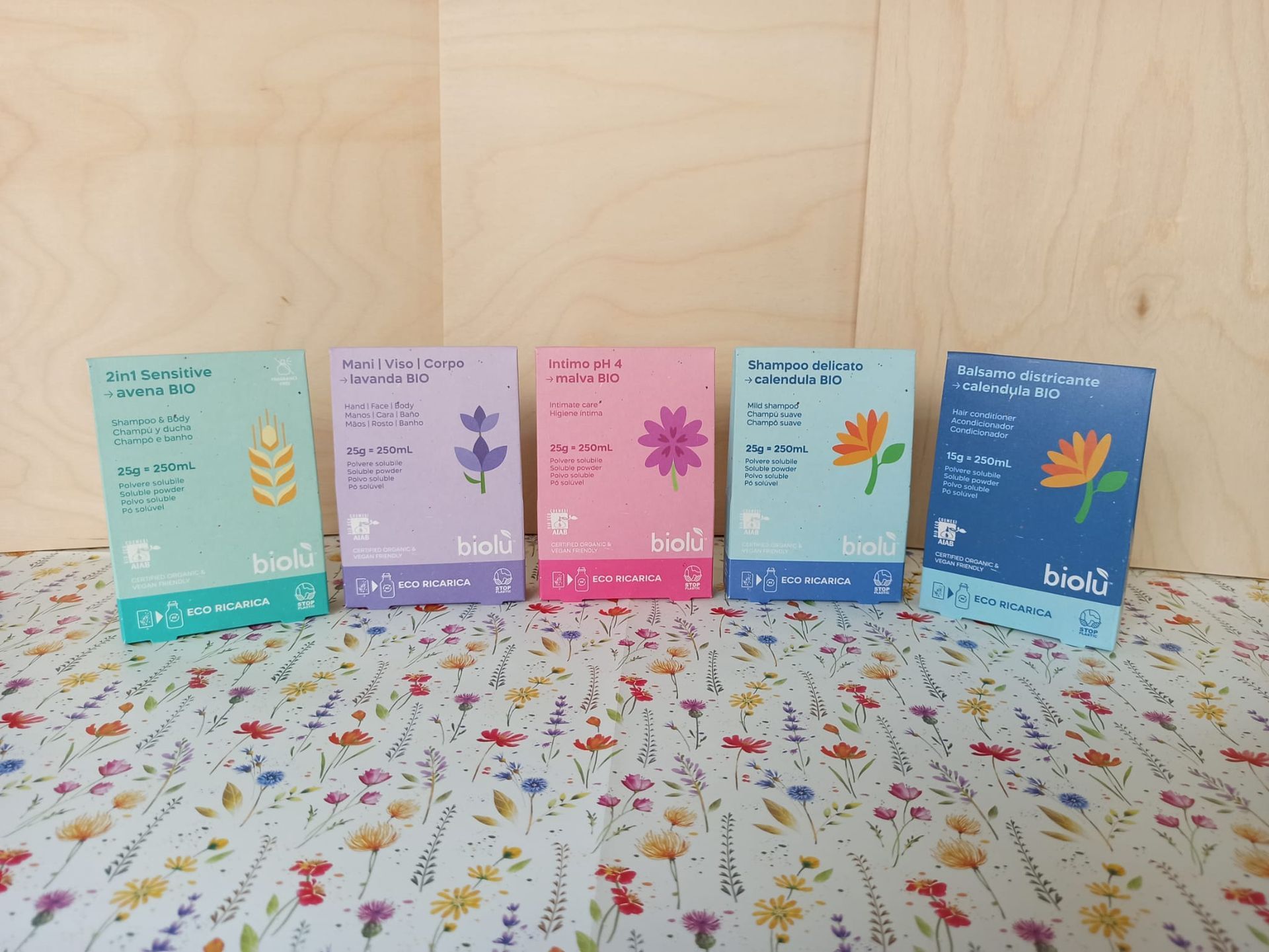 Biolù Eco ricariche in polvere. 25 gr = 250 ml. Detergente 2in1 sensitive, detergente mani-viso-corpo, detergente intimo, shampoo e balsamo.