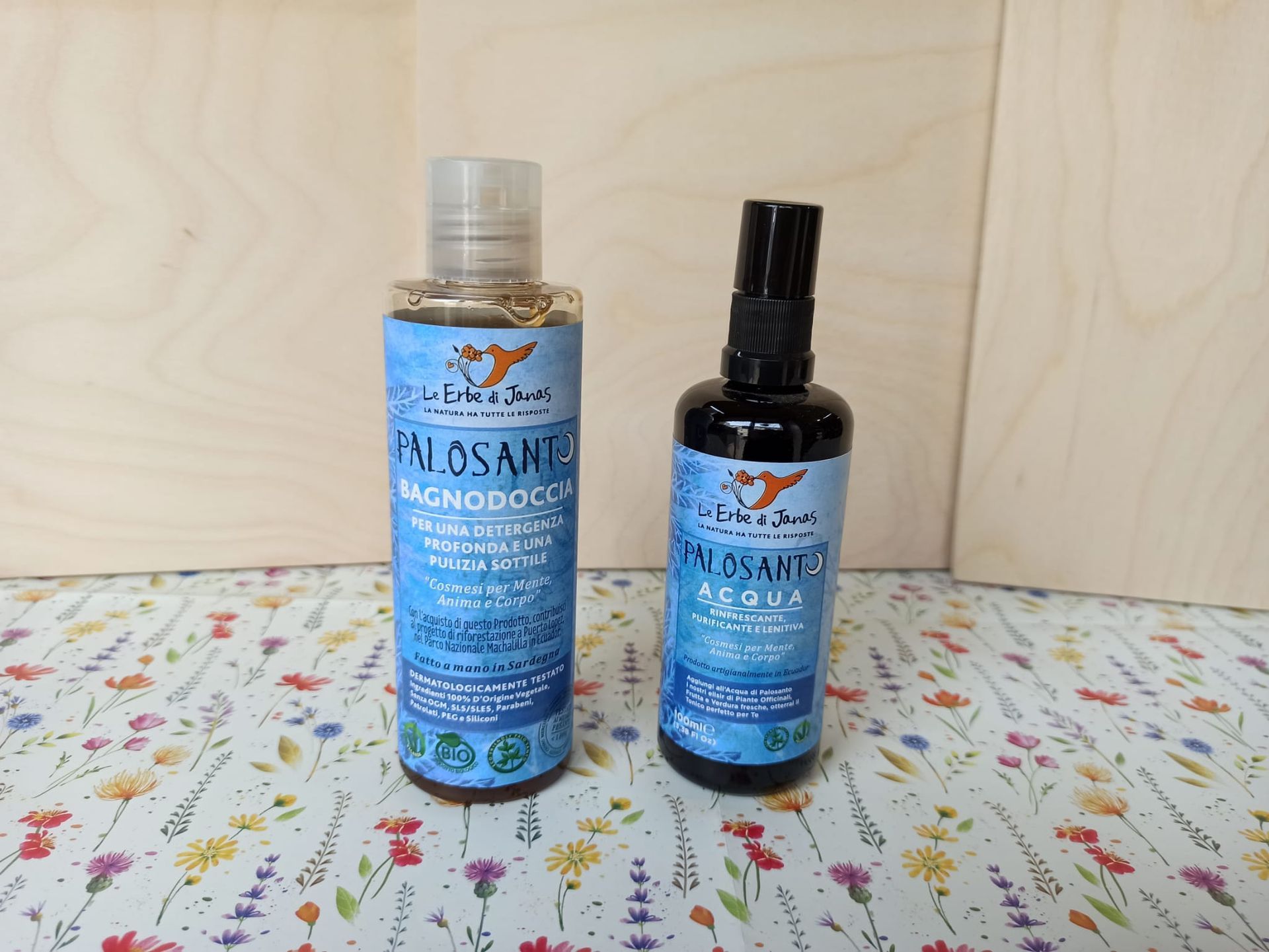 Le Erbe di Janas: linea Palosanto. bagnodoccia e acqua rinfrescante per il corpo, piedi e capelli.