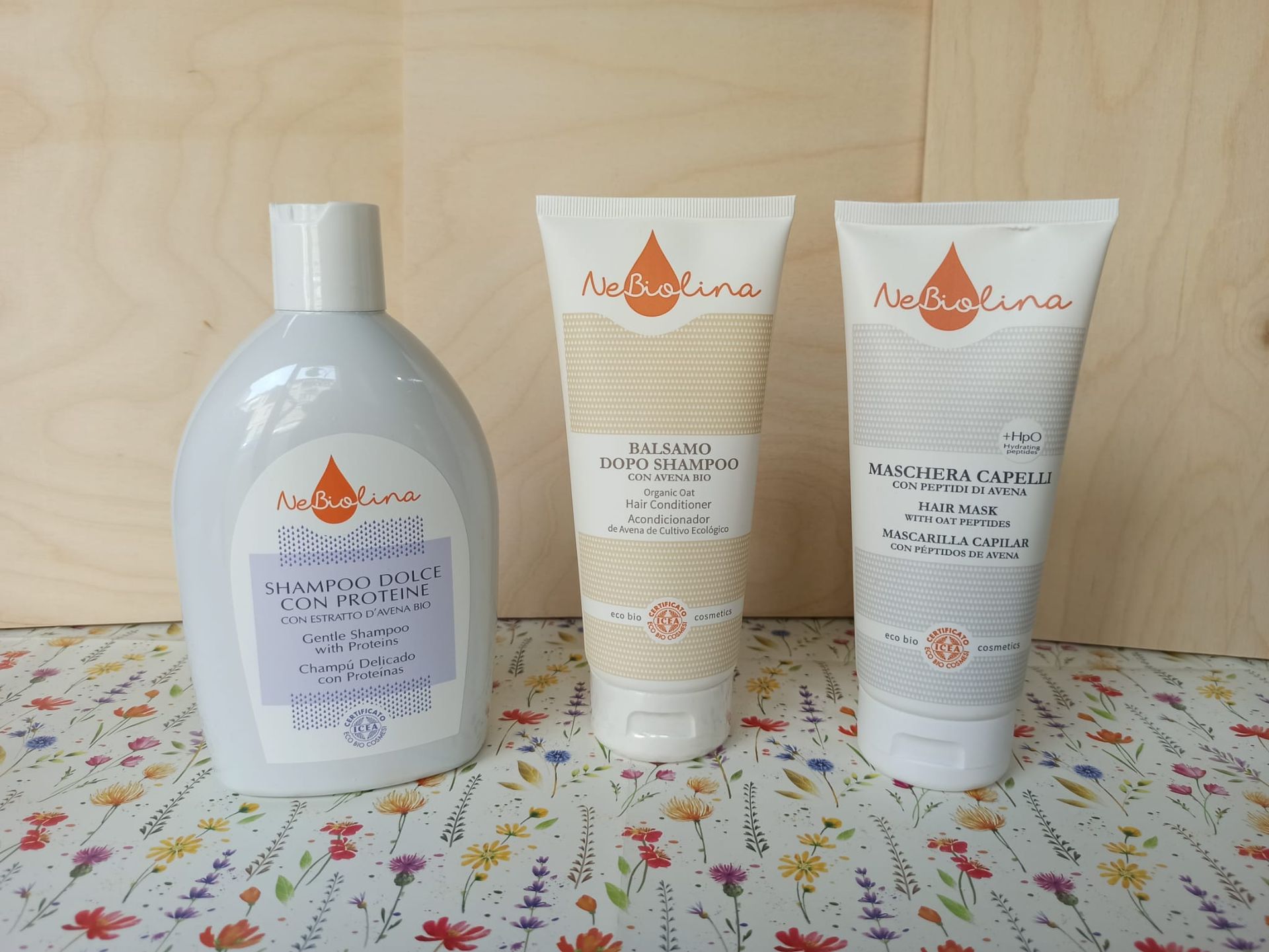 NeBiolina linea cosmetica capelli. con estratto di avena biologica 100% italiana. Shampoo, balsamo e maschera.