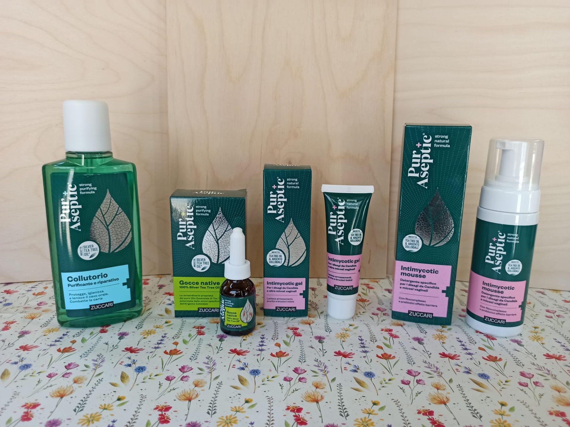 Zuccari linea Pur Aseptic Poggibonsi Siena. con le proprietà del puro olio essenziale di tea tree potenziate dalle azioni specifiche dell'argento colloidale. collutorio, gocce native, intimycotic gel, intimycotic mousse.