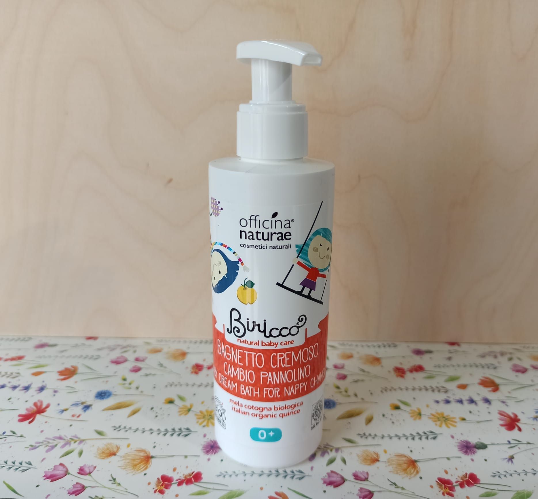 Officina Naturae Biricco Poggibonsi Siena. linea detergenza bio per neonati e bambini arricchita con preziosi estratti vegetali biologici di Mela Cotogna italiana. Bagnetto cremoso cambio pannolino.